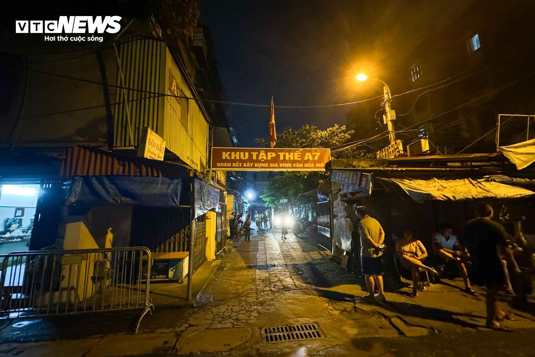 Hà Nội di dời 48 hộ dân ngay trong đêm tránh siêu bão Yagi - 1