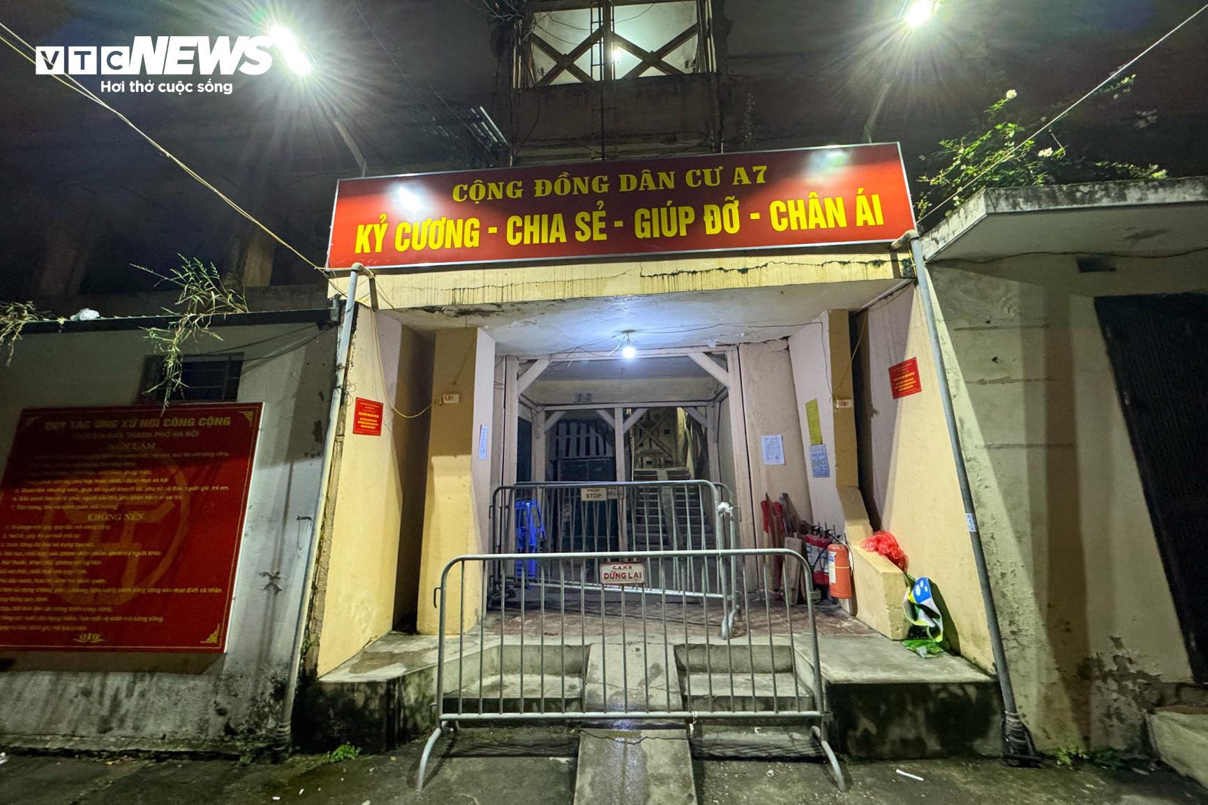 Hà Nội di dời 48 hộ dân ngay trong đêm tránh siêu bão Yagi - 12