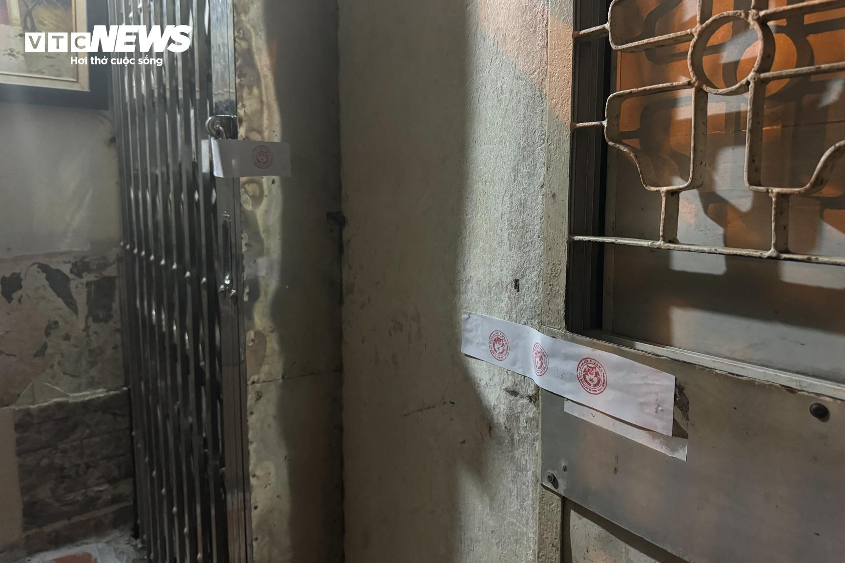 Hà Nội di dời 48 hộ dân ngay trong đêm tránh siêu bão Yagi - 5