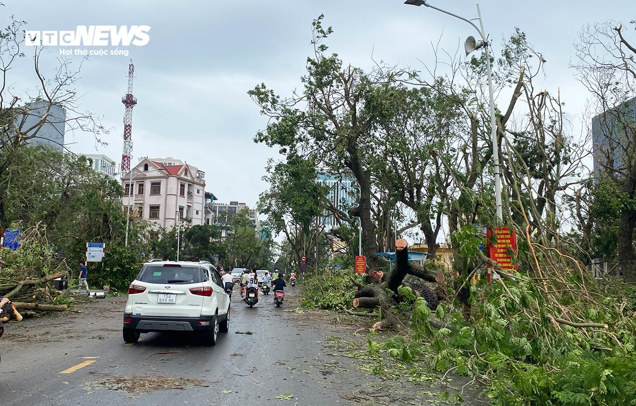 Các tỉnh miền Bắc ngổn ngang chưa từng thấy sau khi bão Yagi càn quét - 21