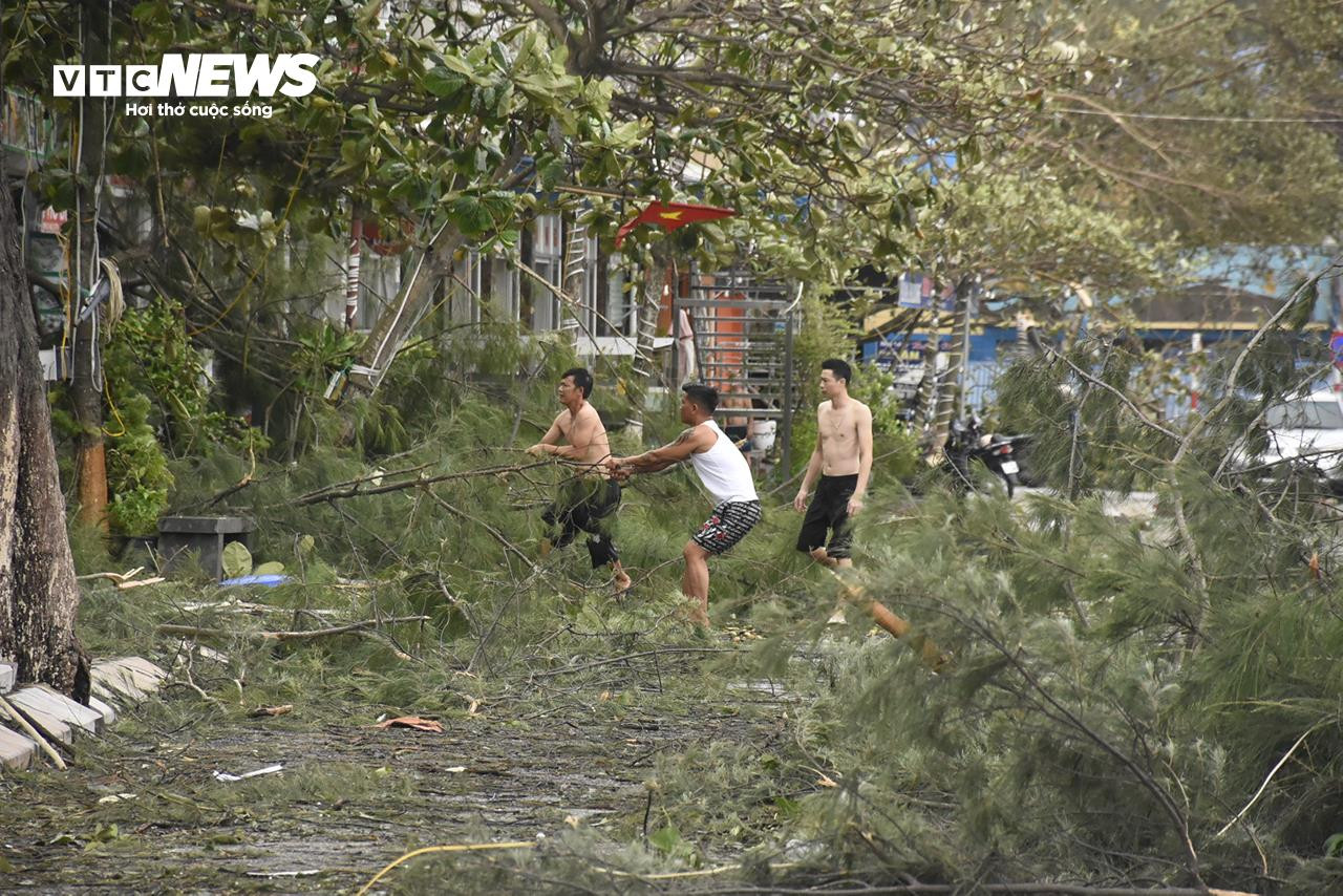 Các tỉnh miền Bắc ngổn ngang chưa từng thấy sau khi bão Yagi càn quét - 20