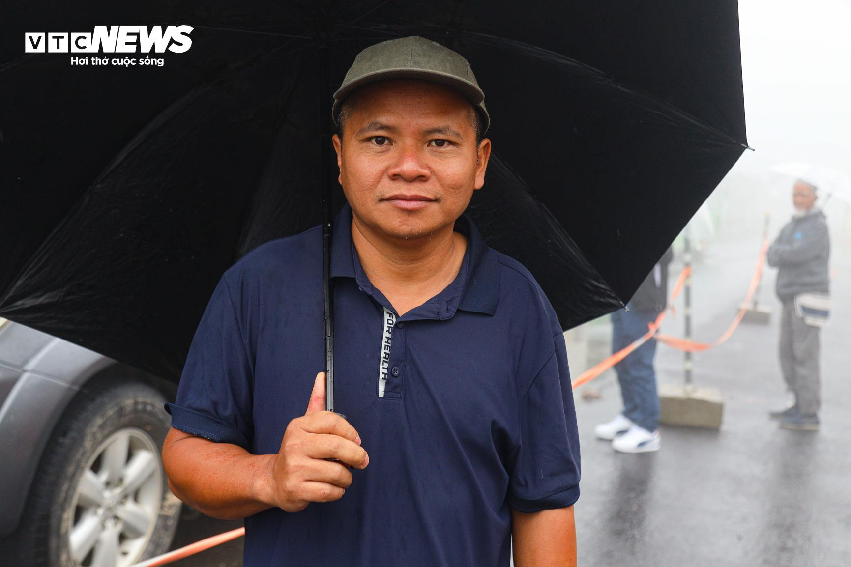 Quốc lộ 4D ách tắc do sạt lở, hàng dài ô tô ‘chôn chân’ 12 tiếng ở Lào Cai - 5