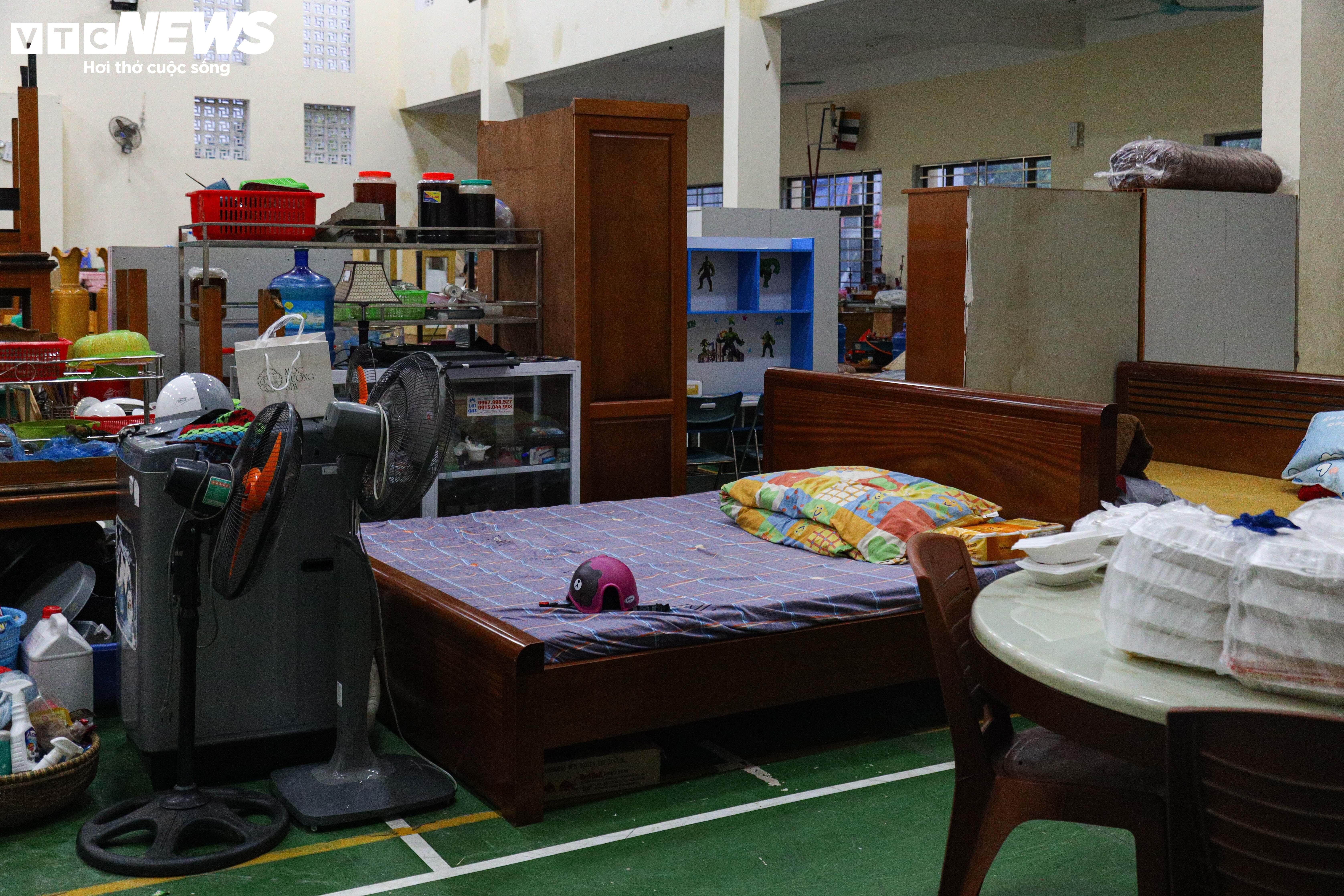 Hơn 50 ngôi nhà ở TP Lào Cai bị sụt lún, dân vừa sơ tán vừa lo nhà sập - 17