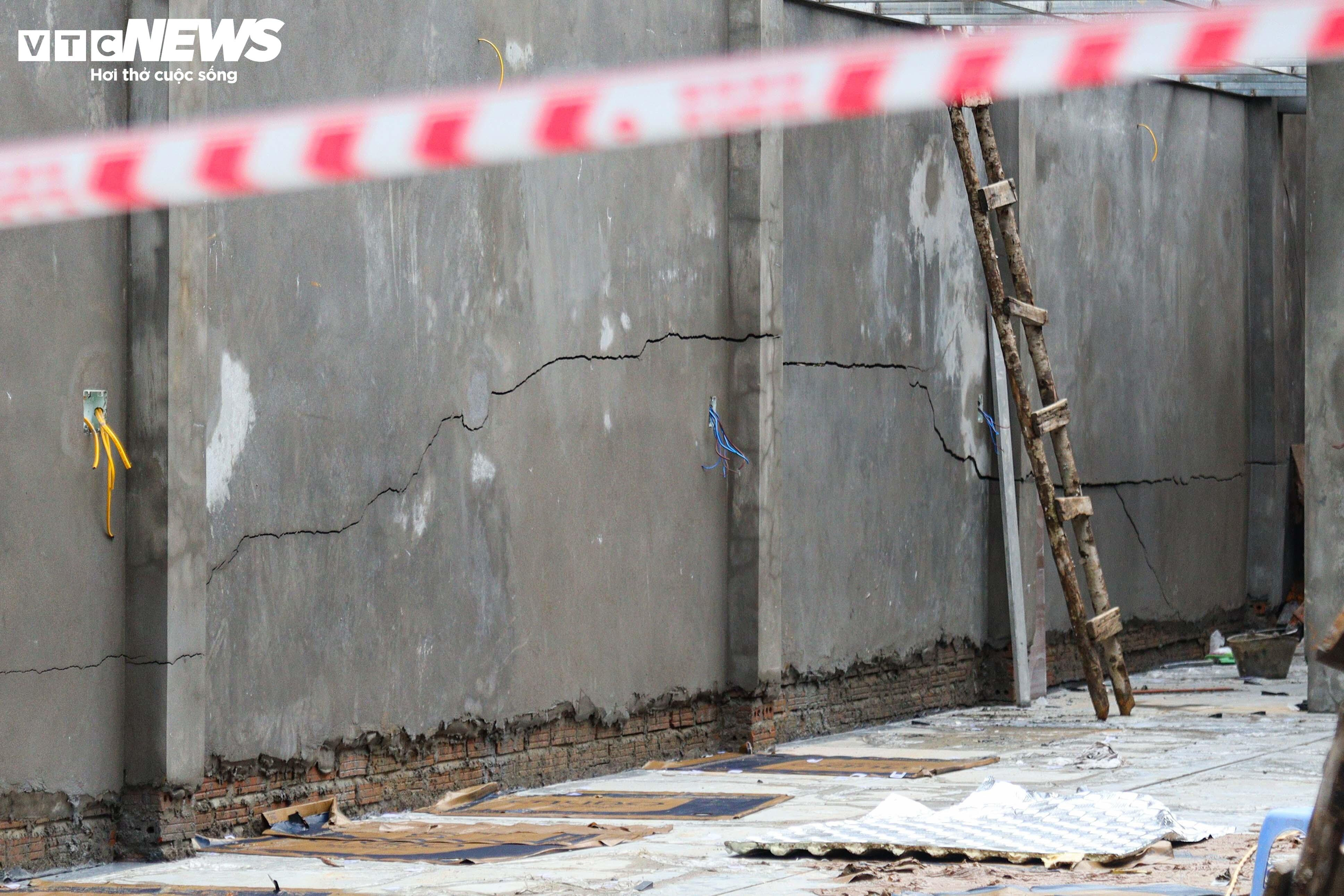 Hơn 50 ngôi nhà ở TP Lào Cai bị sụt lún, dân vừa sơ tán vừa lo nhà sập - 8