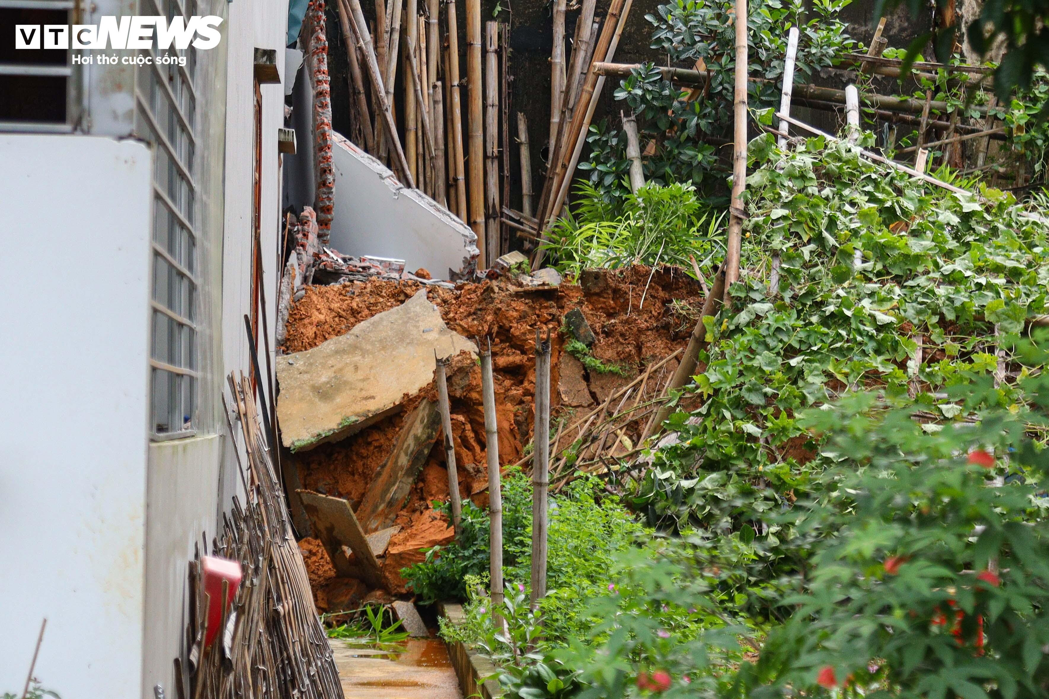 Hơn 50 ngôi nhà ở TP Lào Cai bị sụt lún, dân vừa sơ tán vừa lo nhà sập - 9