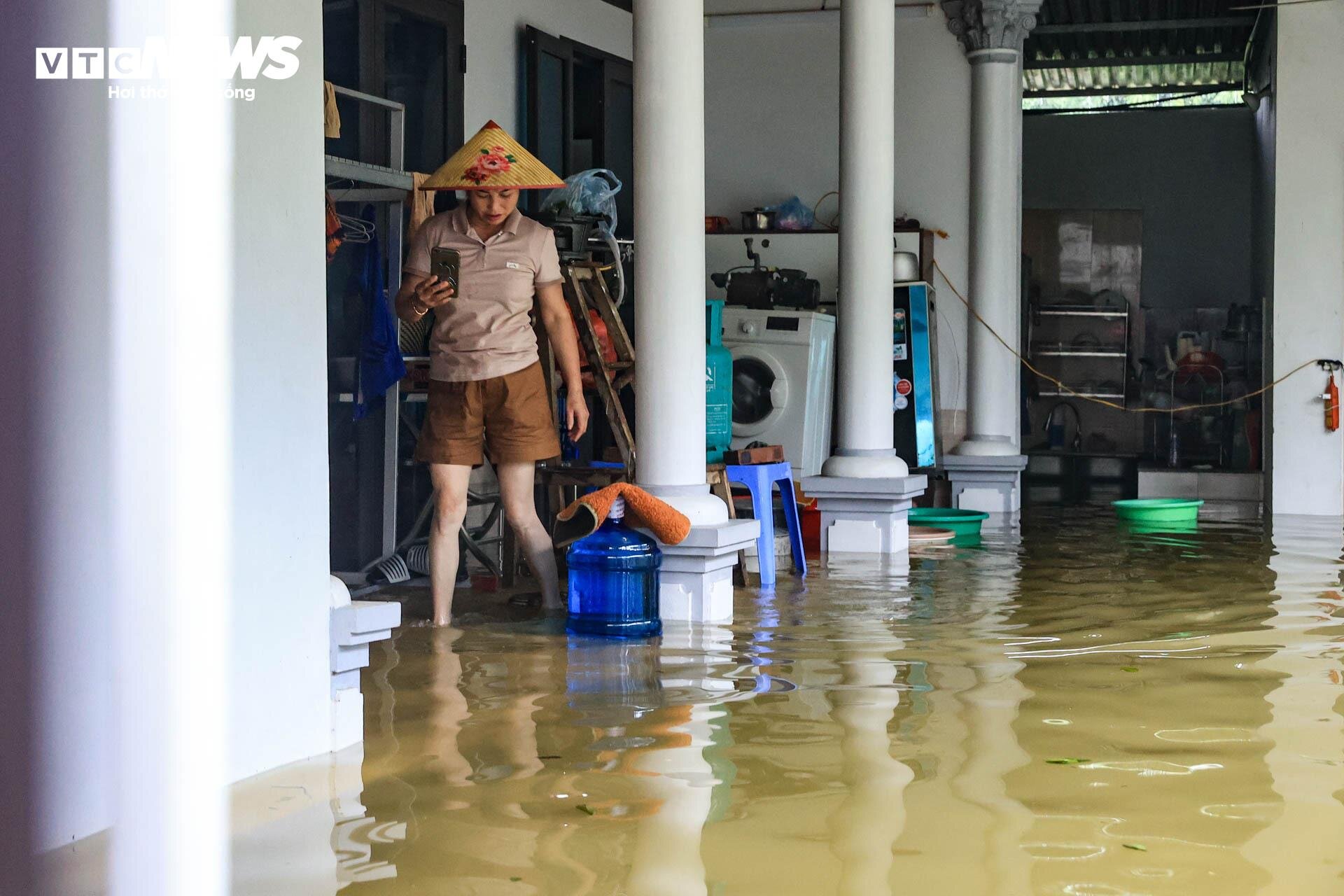 Hà Nội: Huyện Chương Mỹ ngập nặng, nước lũ cao đến đầu người - 20