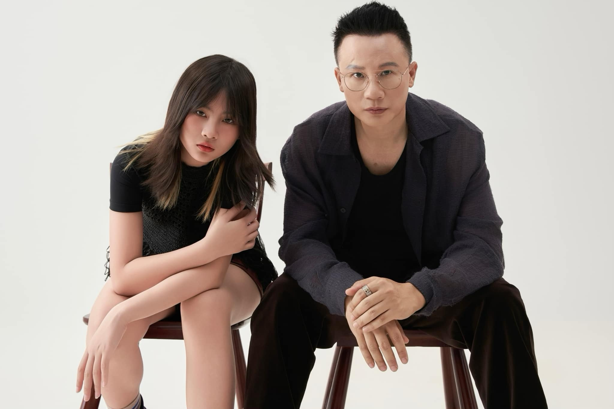 Sao Việt 14/9: Nam Thư tươi tắn đi cúng Tổ nghề, Minh Hằng khoe hậu phương - 11