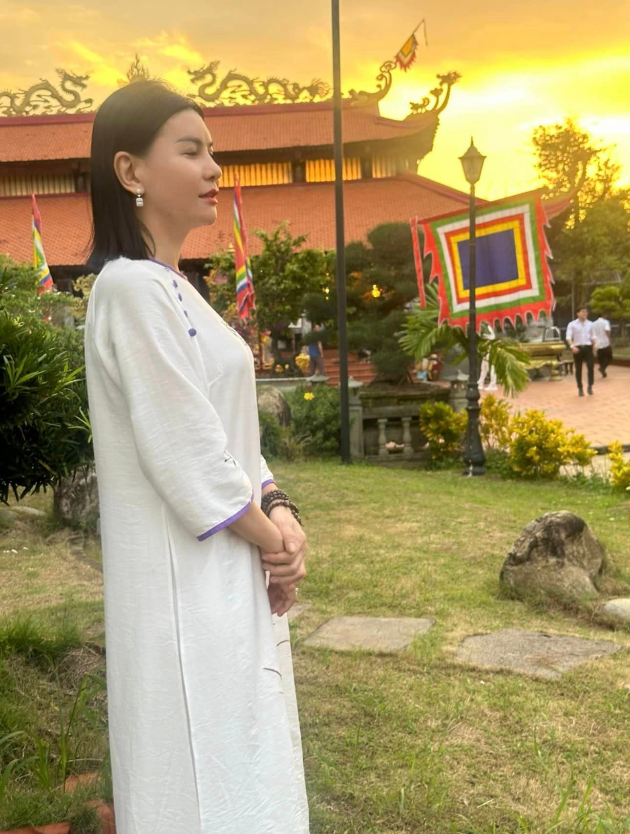 Sao Việt 17/9: Kỳ Duyên rạng rỡ sau đăng quang, Vân Dung trẻ đẹp ở tuổi U50 - 16