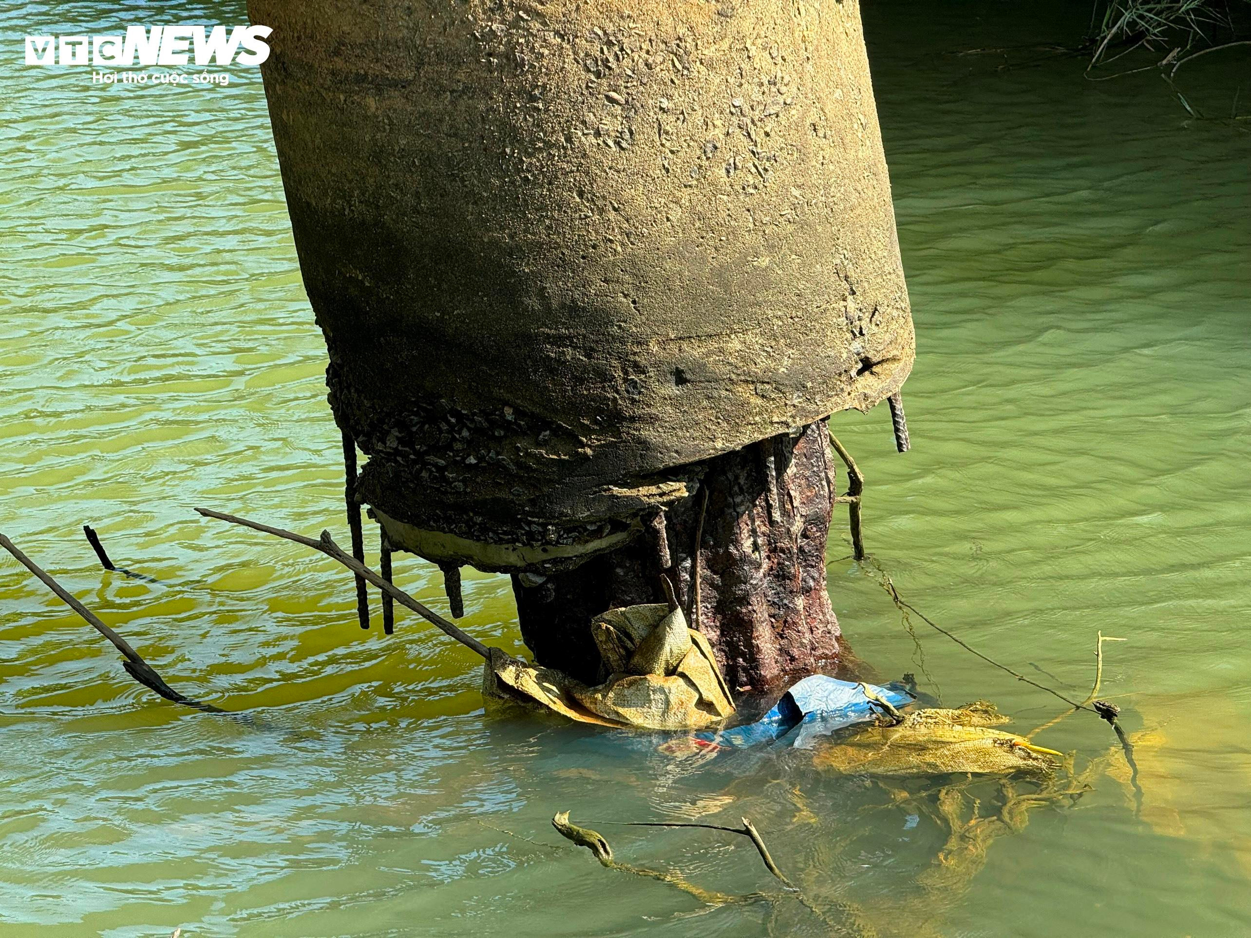 Cầu 60 năm tuổi ở Quảng Ngãi trơ lõi sắt, mỗi ngày vẫn 'gánh' hàng nghìn lượt xe - 6