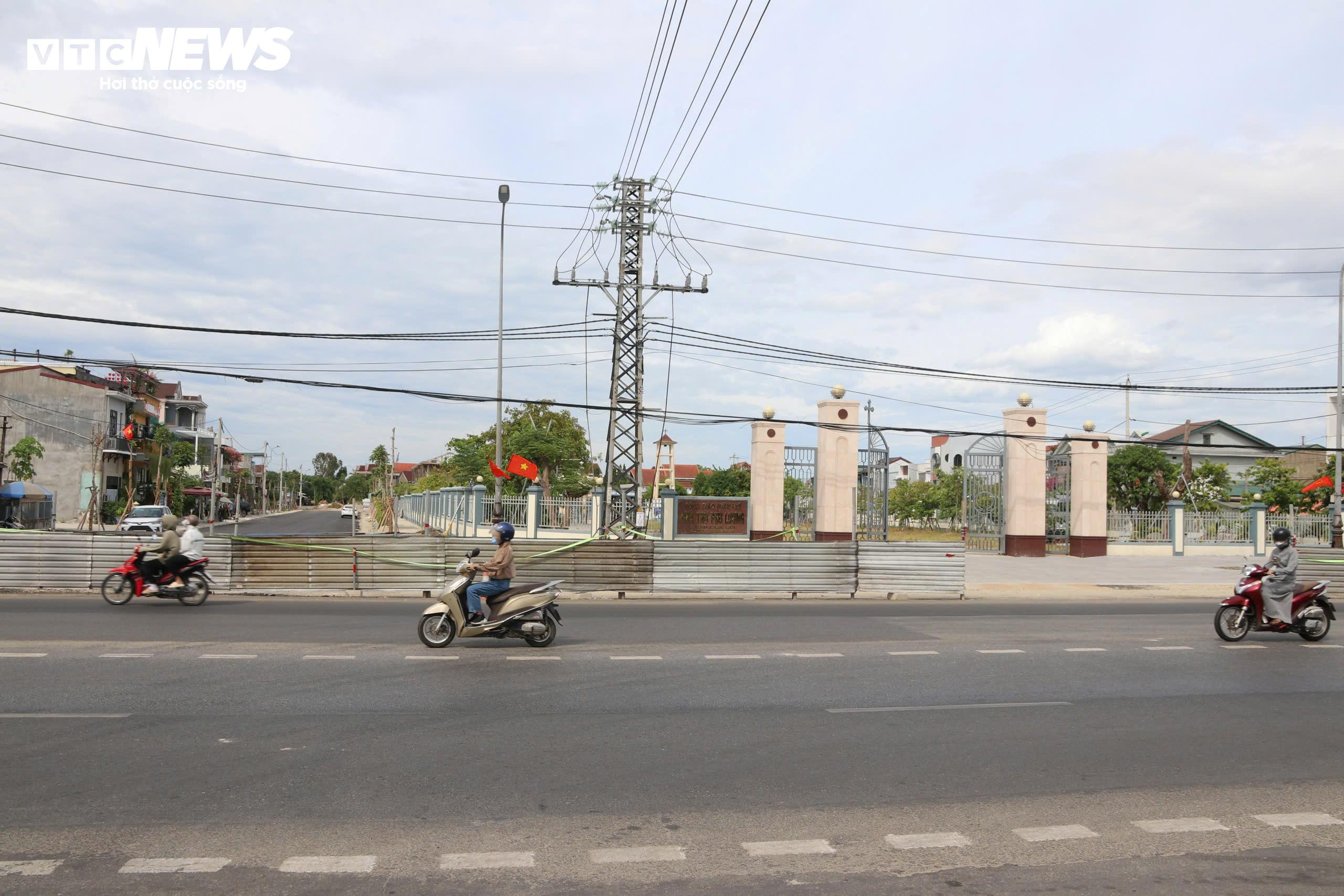 Vì sao những dự án đường chục tỷ ở Huế làm xong phải 'đắp chiếu'? - 4