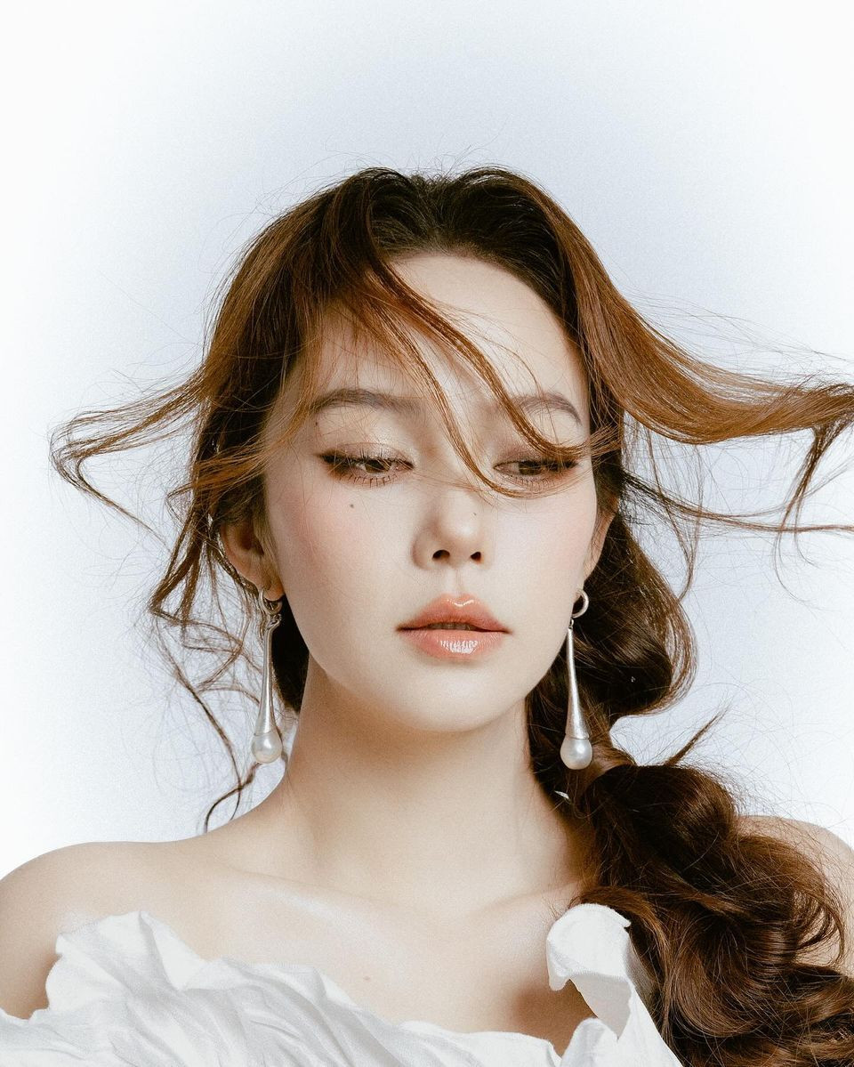 Sao Việt 20/9: Minh Hằng trẻ đẹp sau sinh, Thu Quỳnh hạnh phúc bên con gái - 2