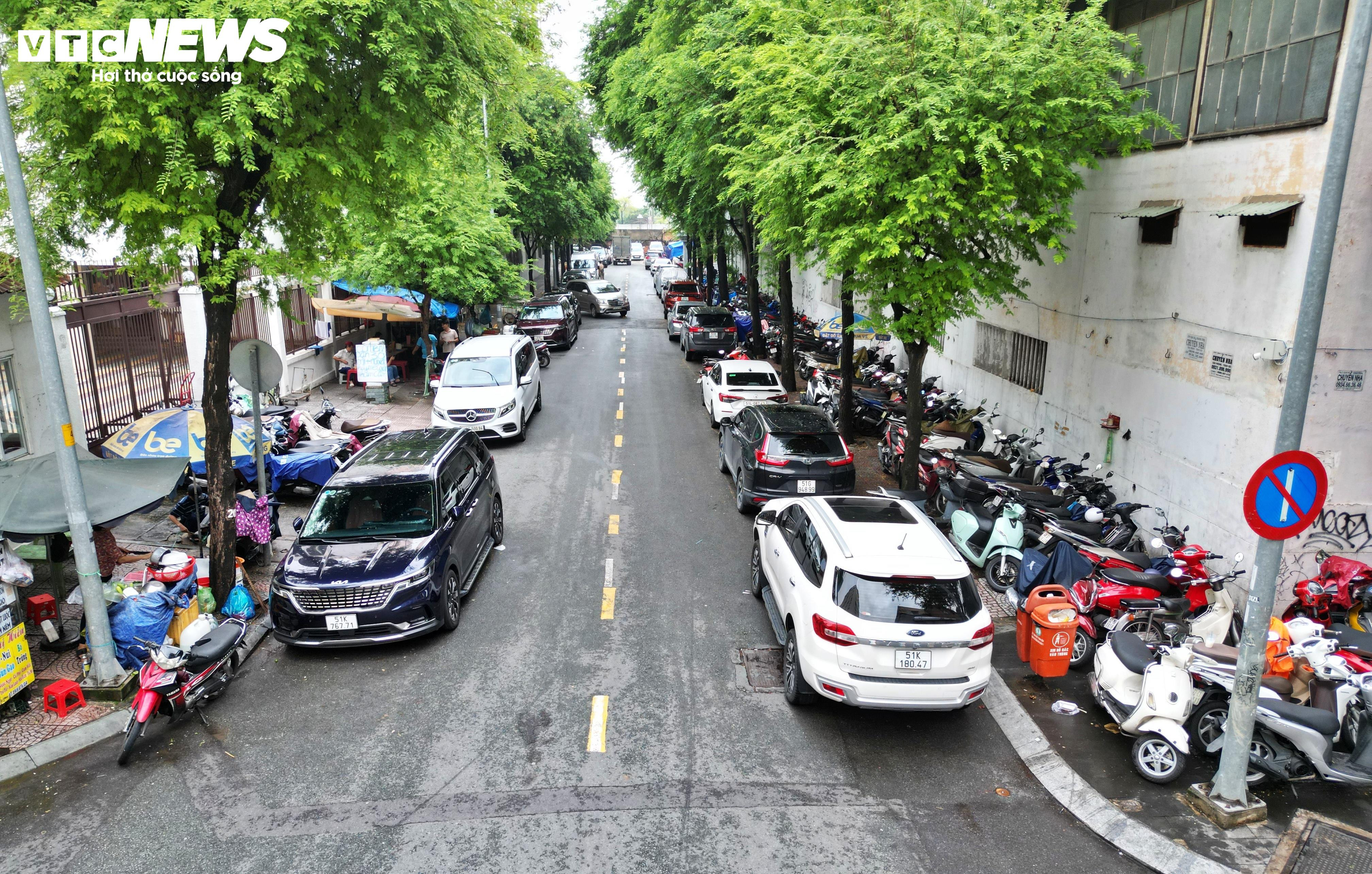 Hiện trạng tuyến đường thường bị lấn chiếm vỉa hè, sắp thành phố đi bộ ở TP.HCM - 10