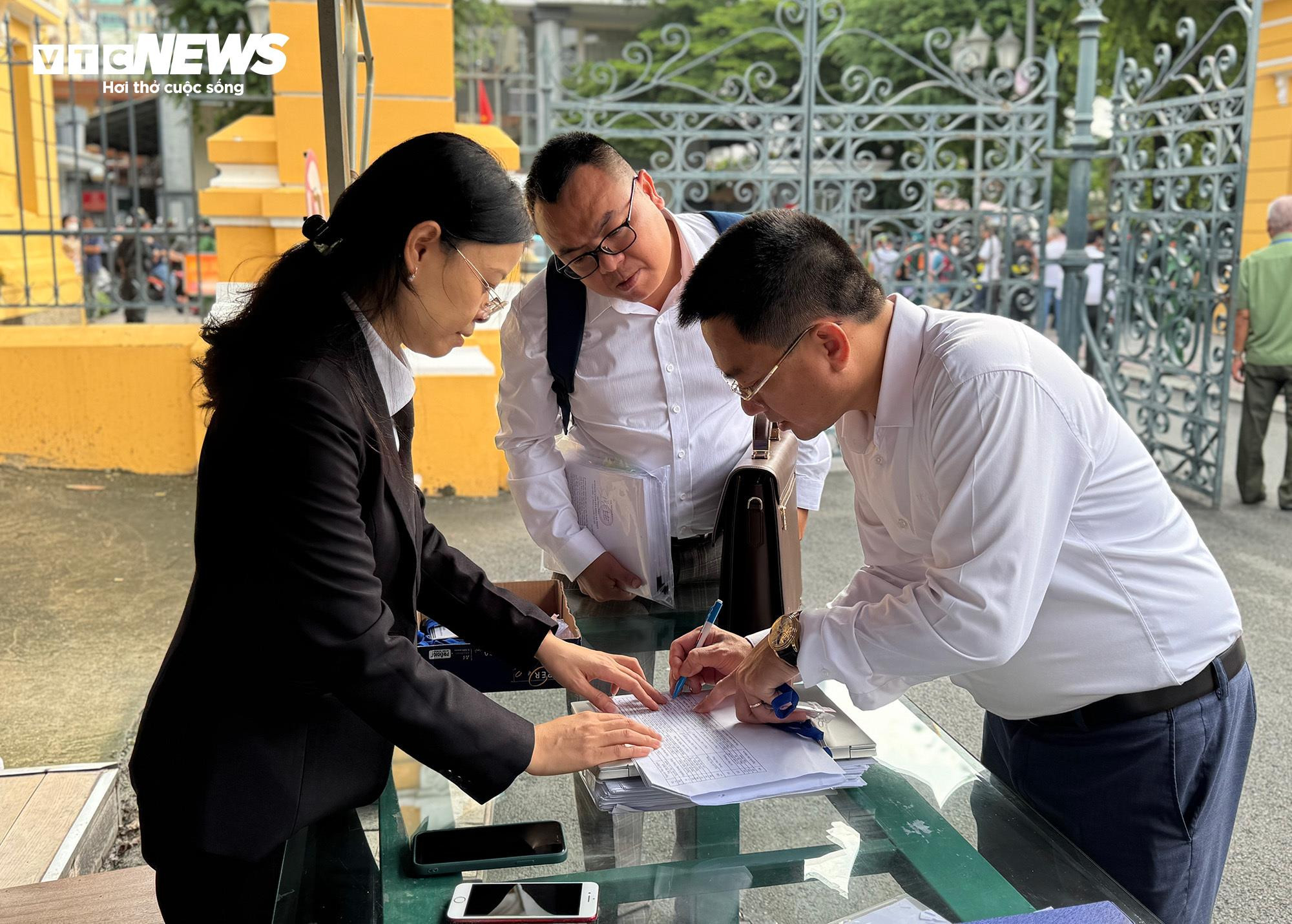 An ninh thắt chặt tại phiên tòa xét xử vụ án Trương Mỹ Lan giai đoạn 2 - 8