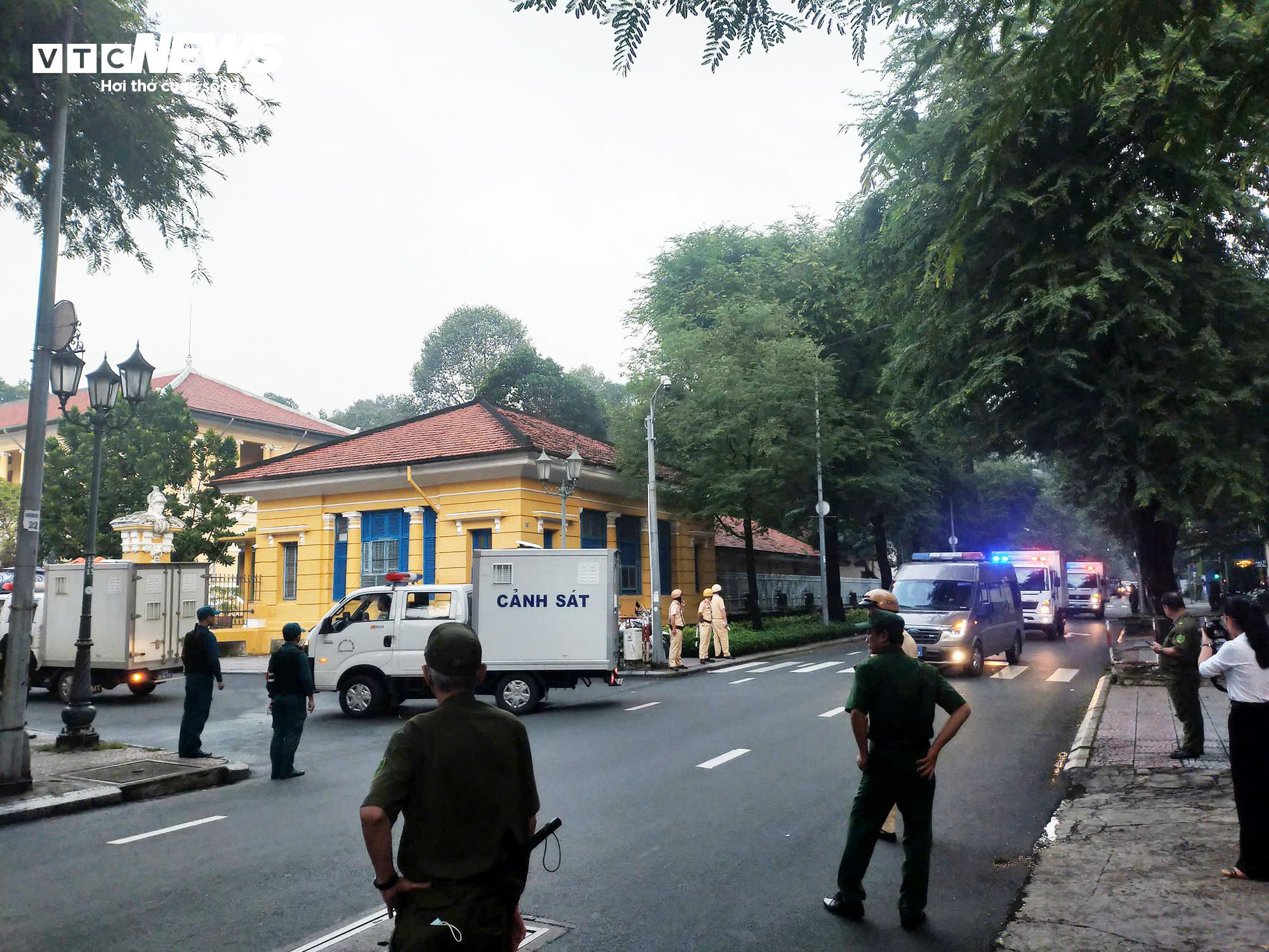 An ninh thắt chặt tại phiên tòa xét xử vụ án Trương Mỹ Lan giai đoạn 2 - 4