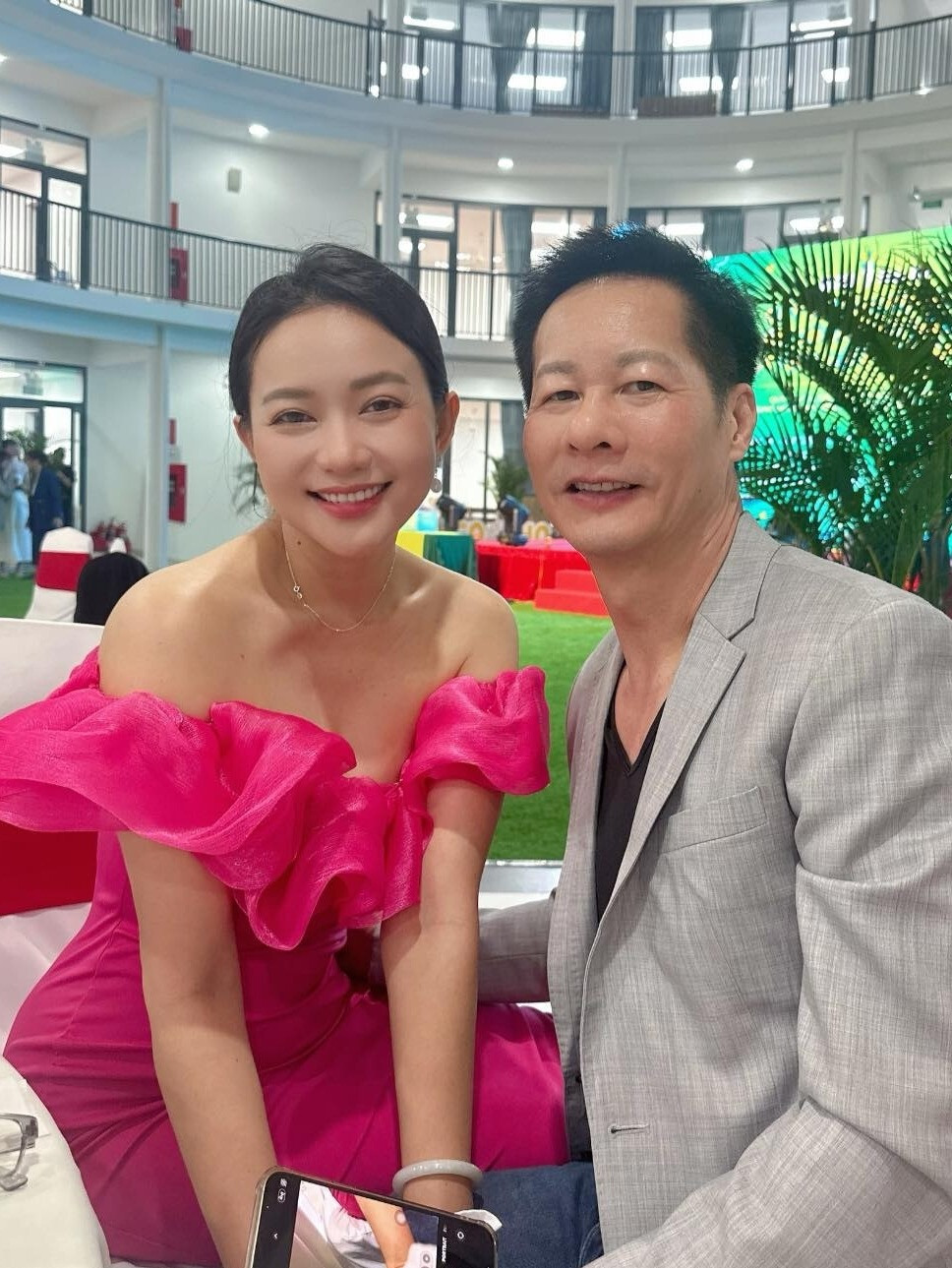 Sao Việt 21/9: Kasim Hoàng Vũ lộ diện gầy gò, Xuân Bắc già nua bất ngờ - 8