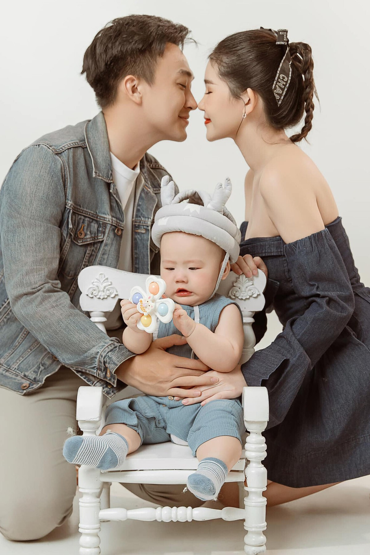 Sao Việt 25/9: Trấn Thành khoe đại gia đình, Lý Hải tìm địa điểm quay Lật mặt 8 - 11