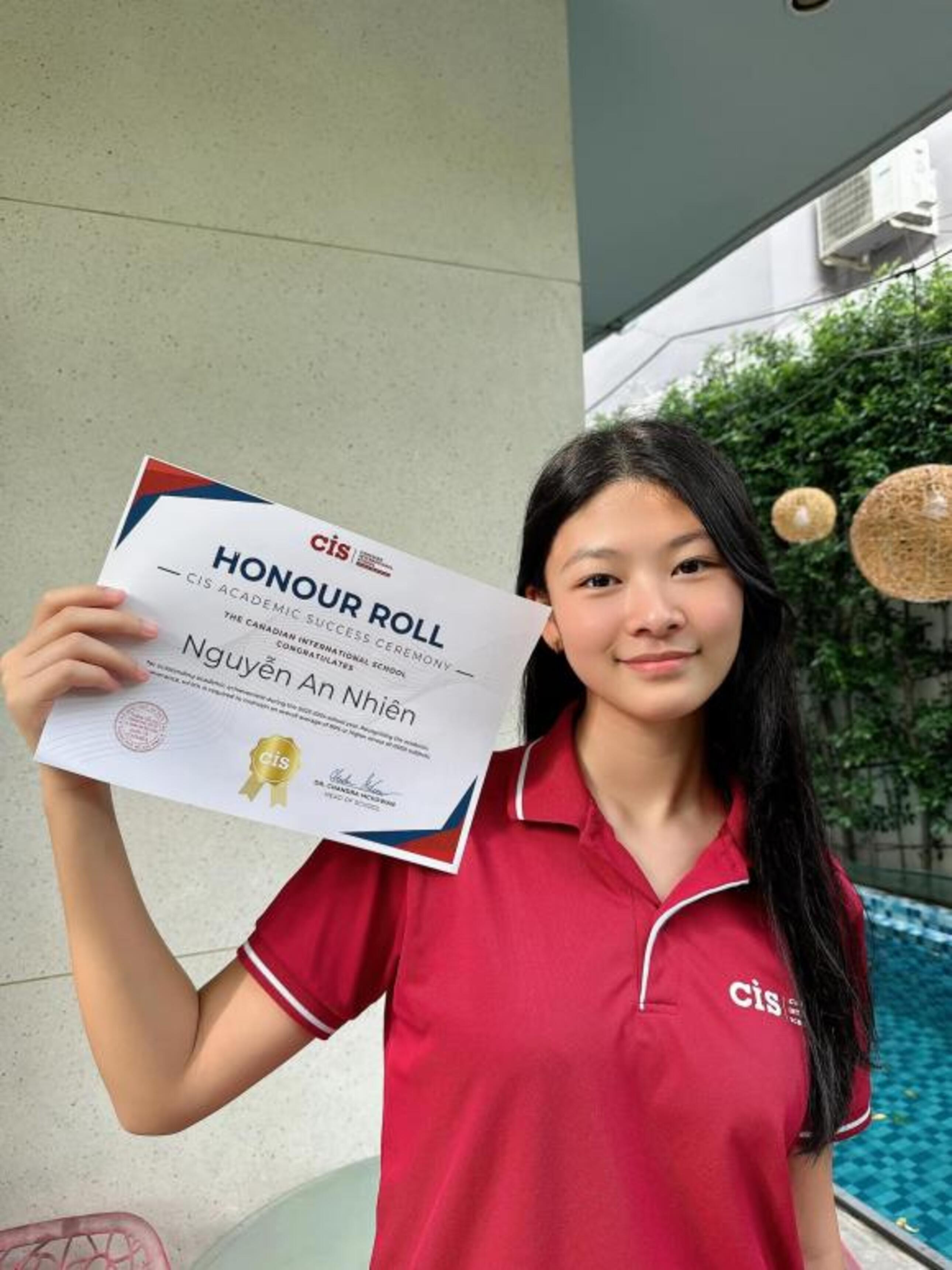 Sao Việt 28/9: Kỳ Duyên - Minh Triệu chạm mặt, Lan Phương khoe vòng eo săn chắc - 9