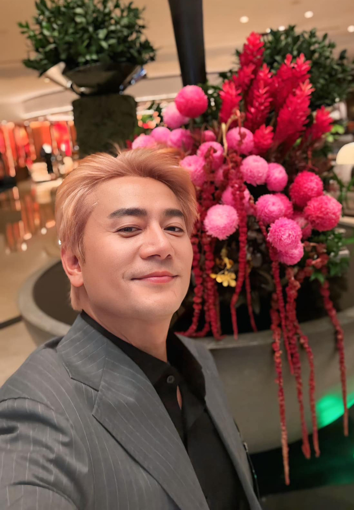 Sao Việt 2/10: Vợ NSND Công Lý trẻ đẹp sau thẩm mỹ, Mai Ngọc thăng hạng nhan sắc - 4