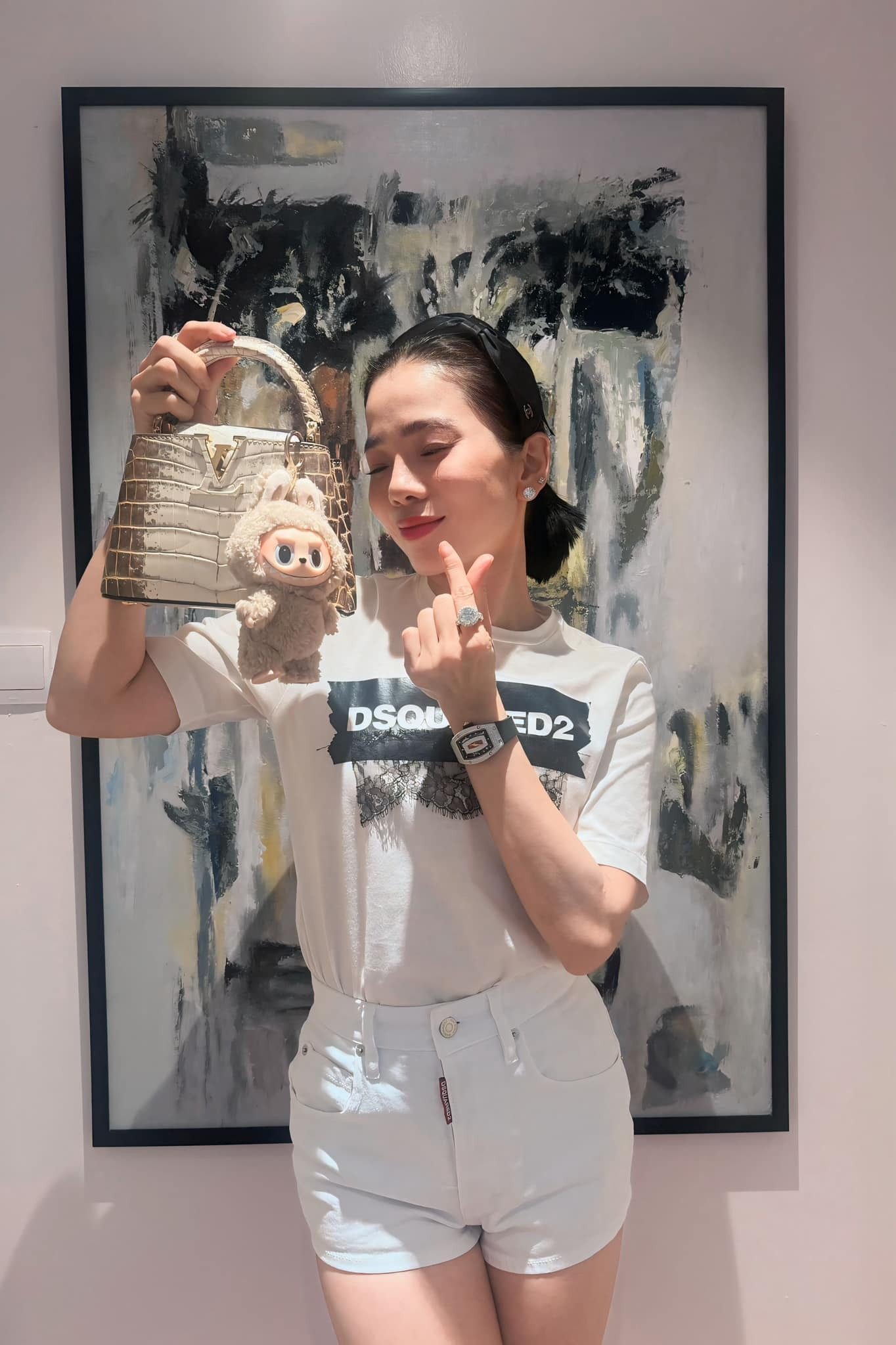 Sao Việt 3/10: Mai Phương Thúy trẻ trung với tóc ngắn, NSND Thu Quế đón tuổi mới - 4