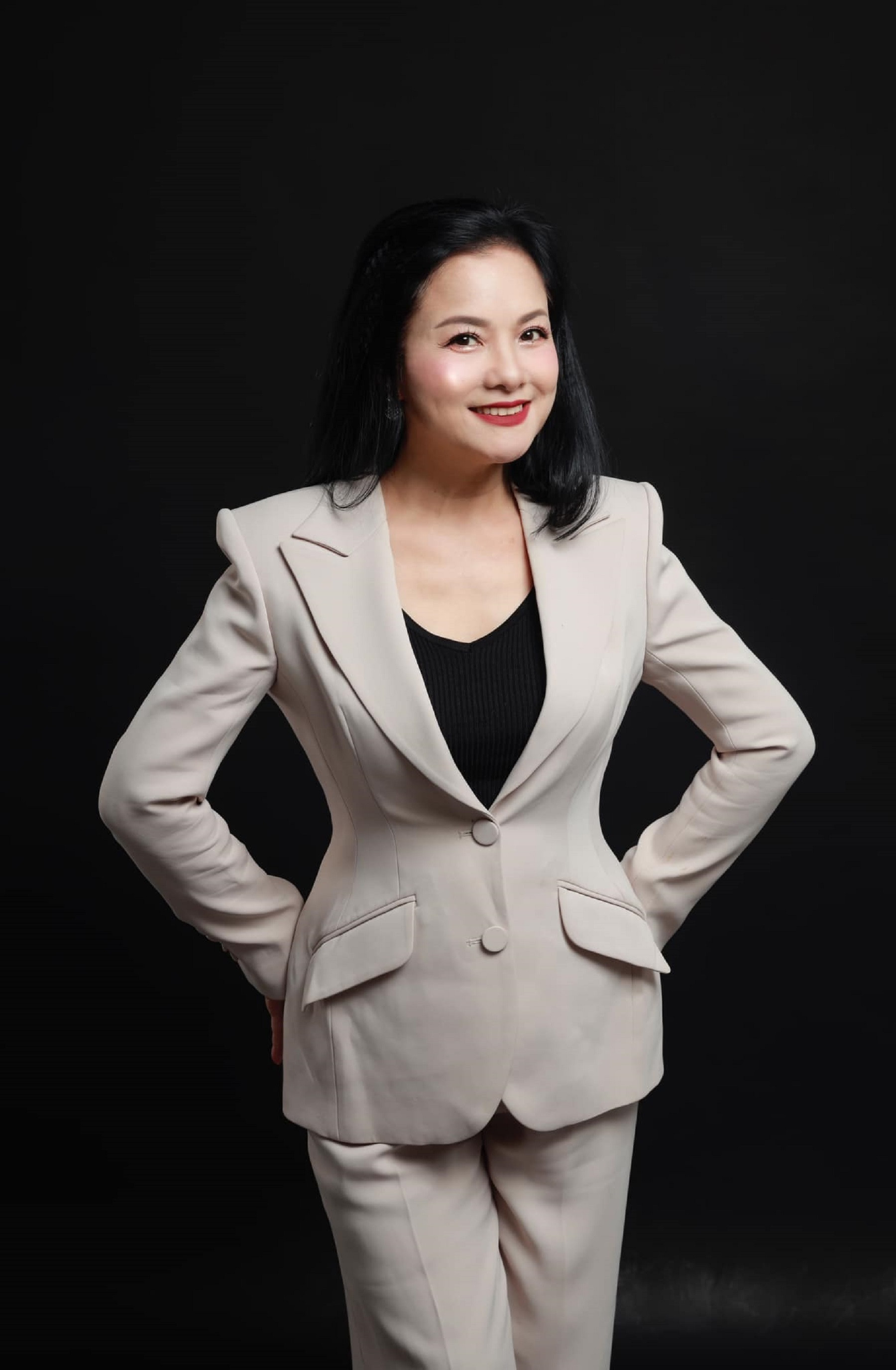 Sao Việt 3/10: Mai Phương Thúy trẻ trung với tóc ngắn, NSND Thu Quế đón tuổi mới - 2