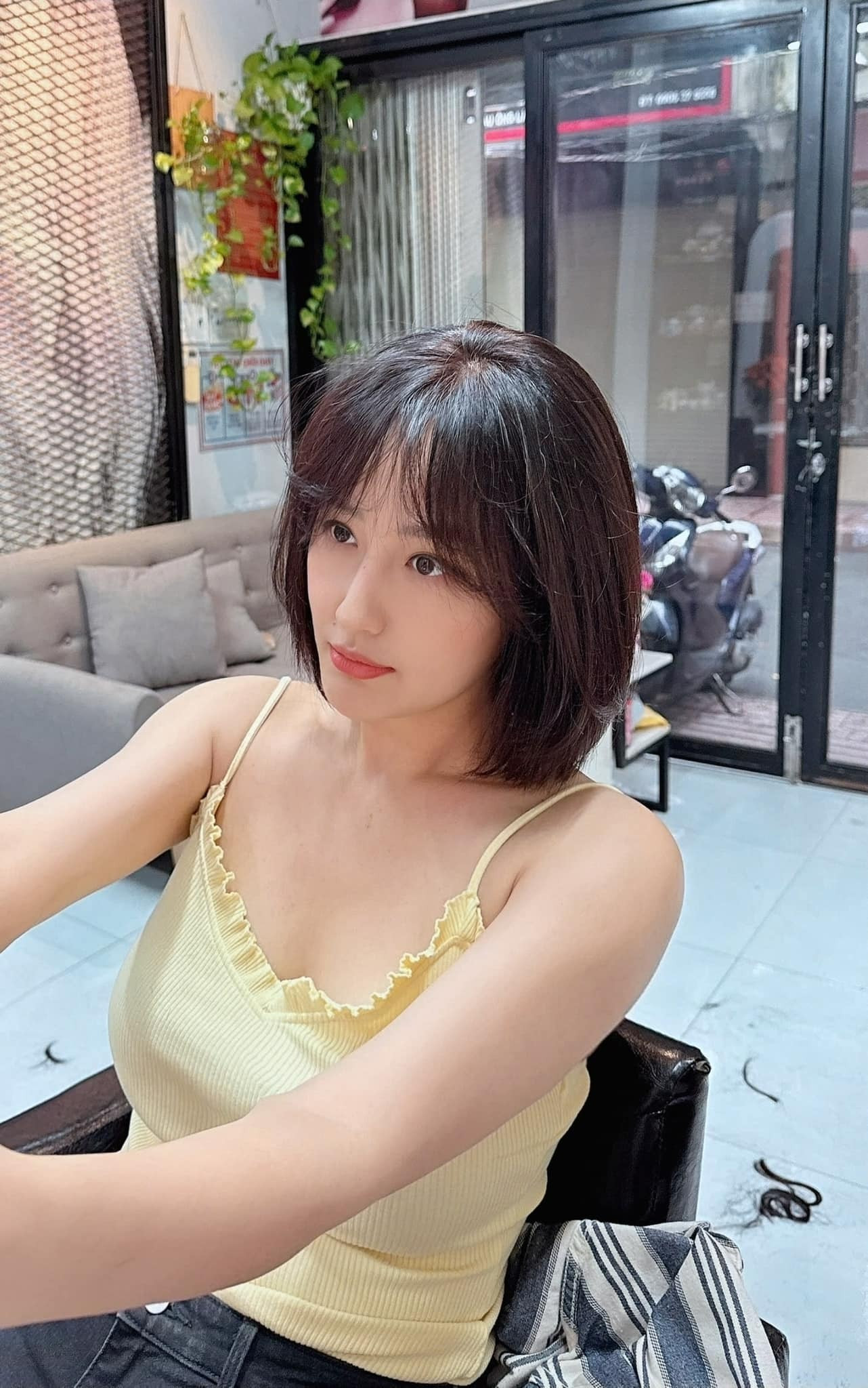 Sao Việt 3/10: Mai Phương Thúy trẻ trung với tóc ngắn, NSND Thu Quế đón tuổi mới - 1