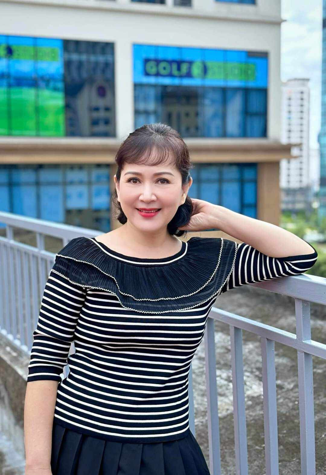 Sao Việt 5/10: Lệ Quyên an ủi tình trẻ, Trấn Thành diện đồng phục học sinh - 8