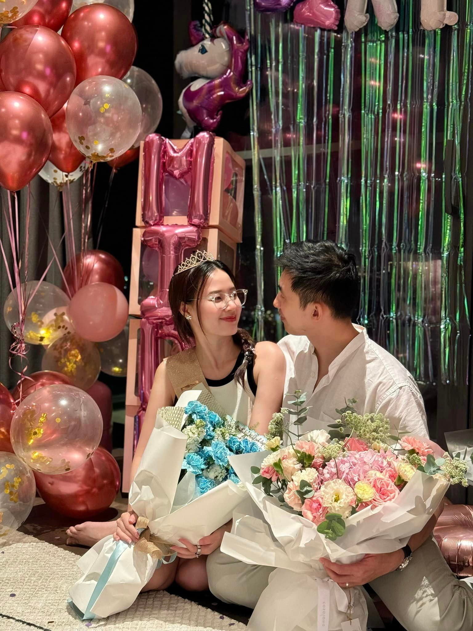 Sao Việt 7/10: Con trai Trường Giang tròn 1 tuổi, Midu đón sinh nhật bên chồng - 4