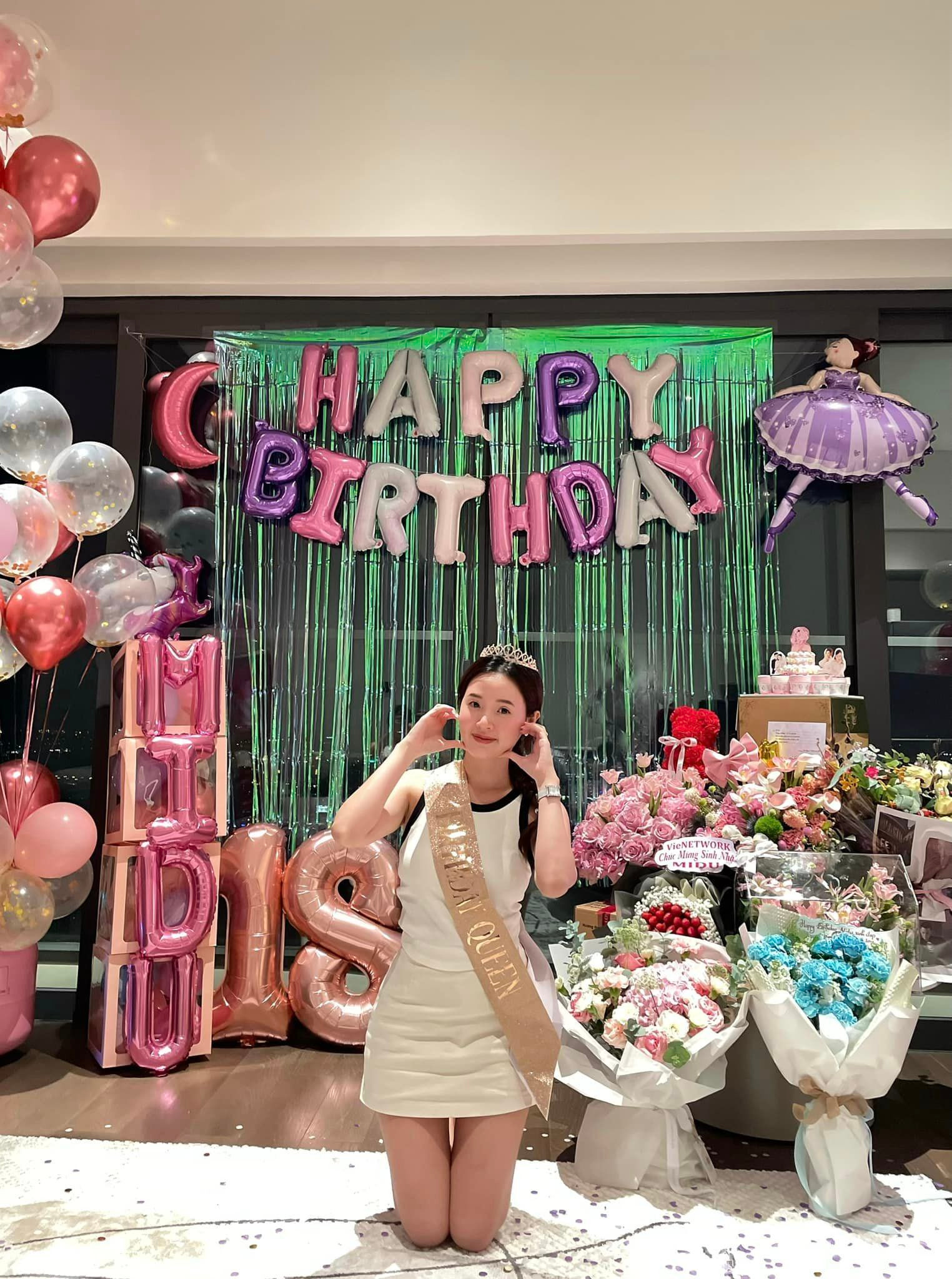 Sao Việt 7/10: Con trai Trường Giang tròn 1 tuổi, Midu đón sinh nhật bên chồng - 5