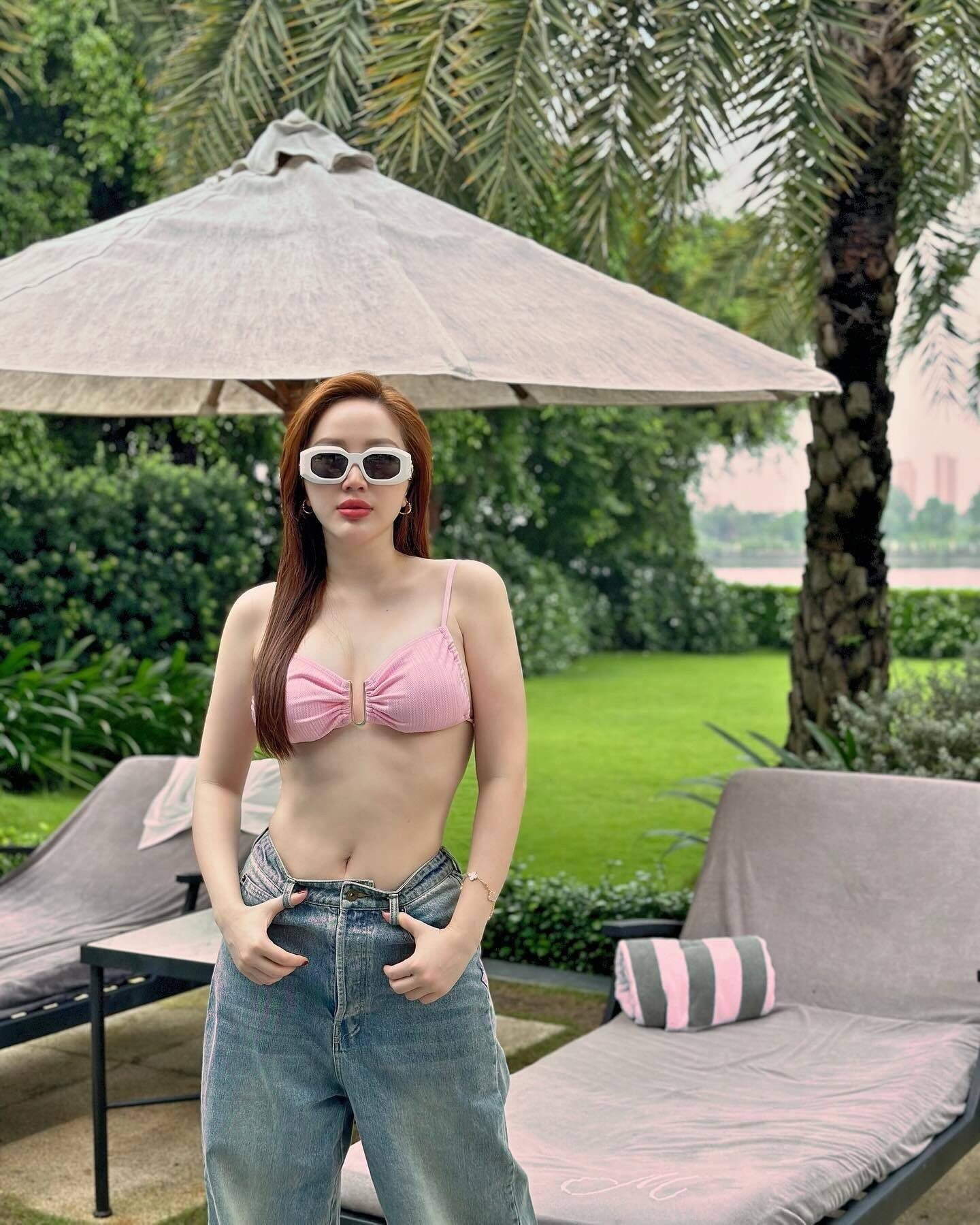 Sao Việt 8/10: Đỗ Mỹ Linh đẹp mặn mà, con trai Jennifer Phạm cao lớn ở tuổi 16 - 13