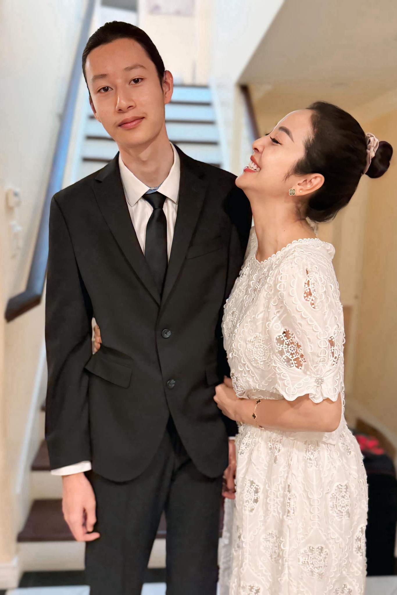 Sao Việt 8/10: Đỗ Mỹ Linh đẹp mặn mà, con trai Jennifer Phạm cao lớn ở tuổi 16 - 5