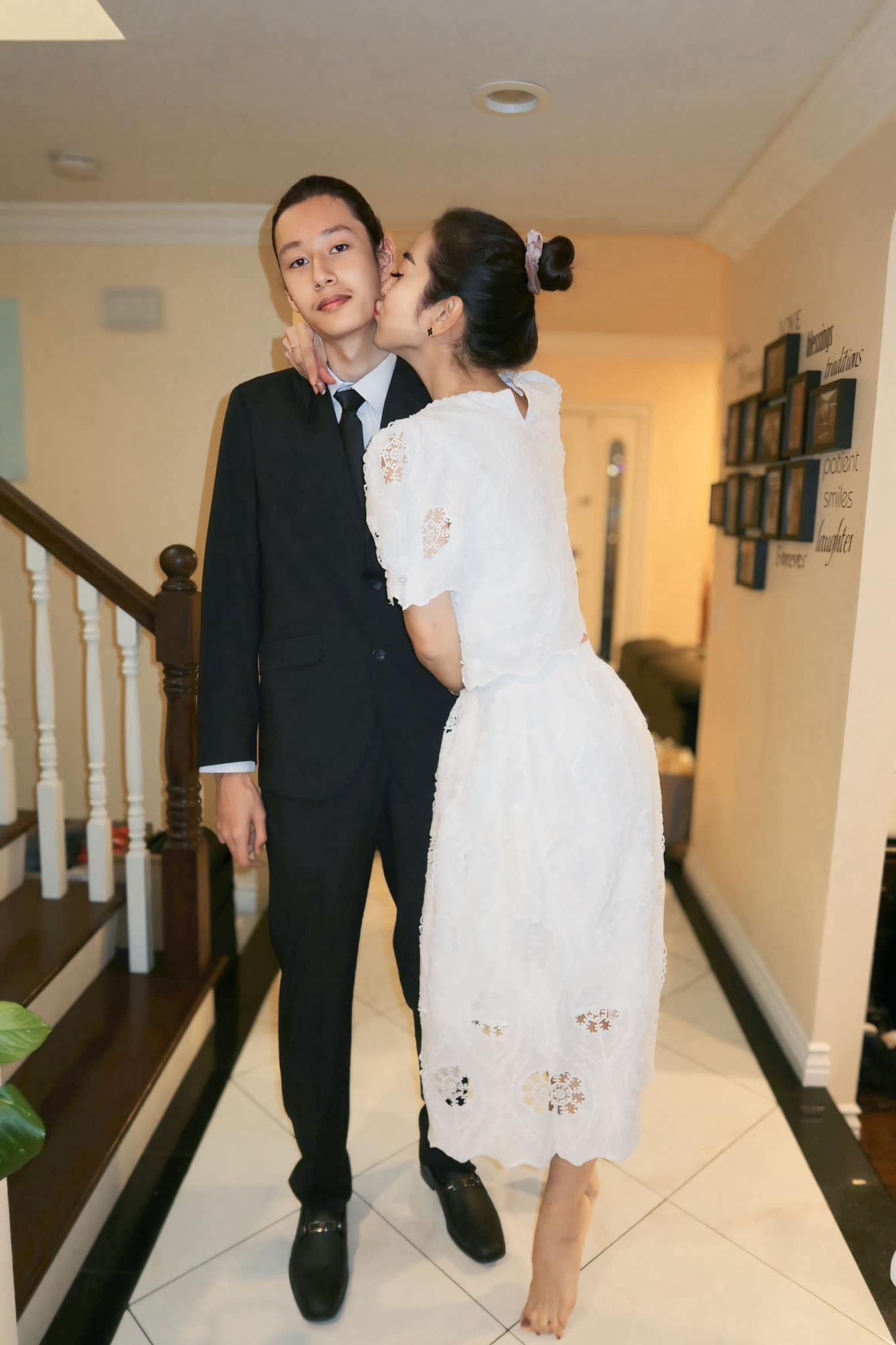 Sao Việt 8/10: Đỗ Mỹ Linh đẹp mặn mà, con trai Jennifer Phạm cao lớn ở tuổi 16 - 6