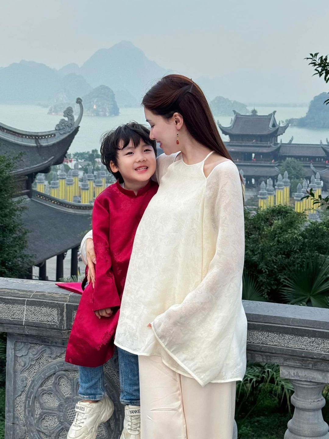 Sao Việt 10/10: Khánh Vân hé lộ ảnh cưới, Tăng Thanh Hà đẹp sang chảnh - 9