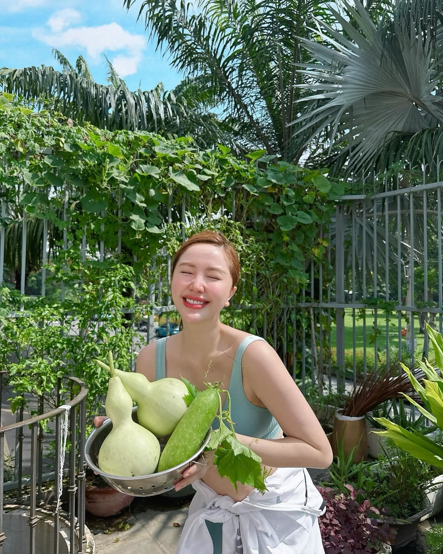 Sao Việt 10/10: Khánh Vân hé lộ ảnh cưới, Tăng Thanh Hà đẹp sang chảnh - 13