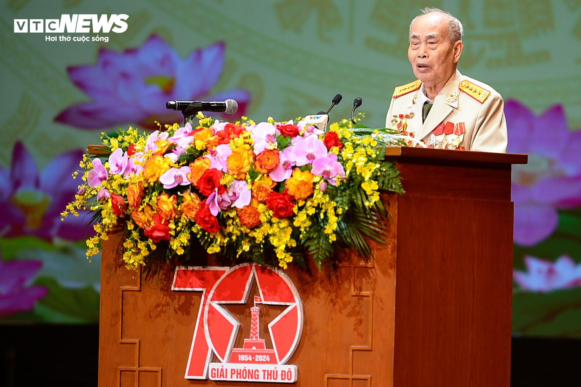 Tổng Bí thư, Chủ tịch nước Tô Lâm dự Lễ kỷ niệm 70 năm Ngày Giải phóng Thủ đô - 10