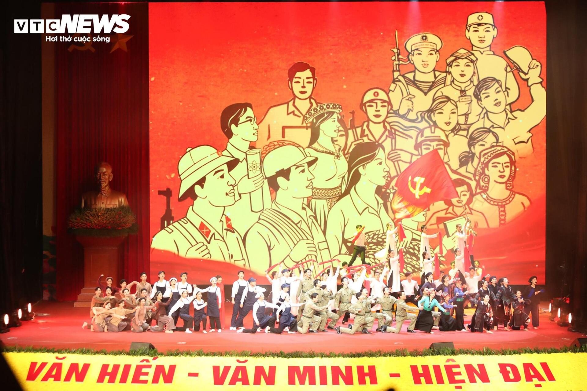 Tổng Bí thư, Chủ tịch nước Tô Lâm dự Lễ kỷ niệm 70 năm Ngày Giải phóng Thủ đô - 17