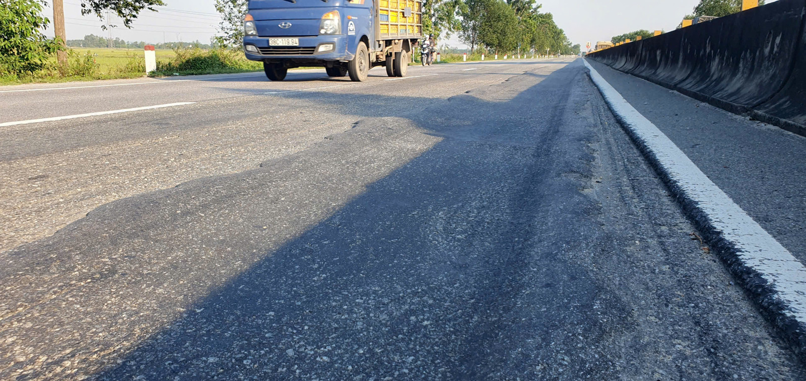 Xuất hiện ‘sống trâu’, ‘rãnh cào’ nham nhở trên Quốc lộ 1A qua Hà Tĩnh - 5