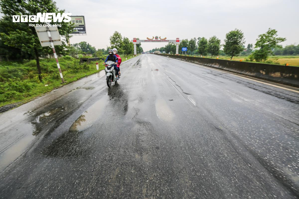 Xuất hiện ‘sống trâu’, ‘rãnh cào’ nham nhở trên Quốc lộ 1A qua Hà Tĩnh - 12