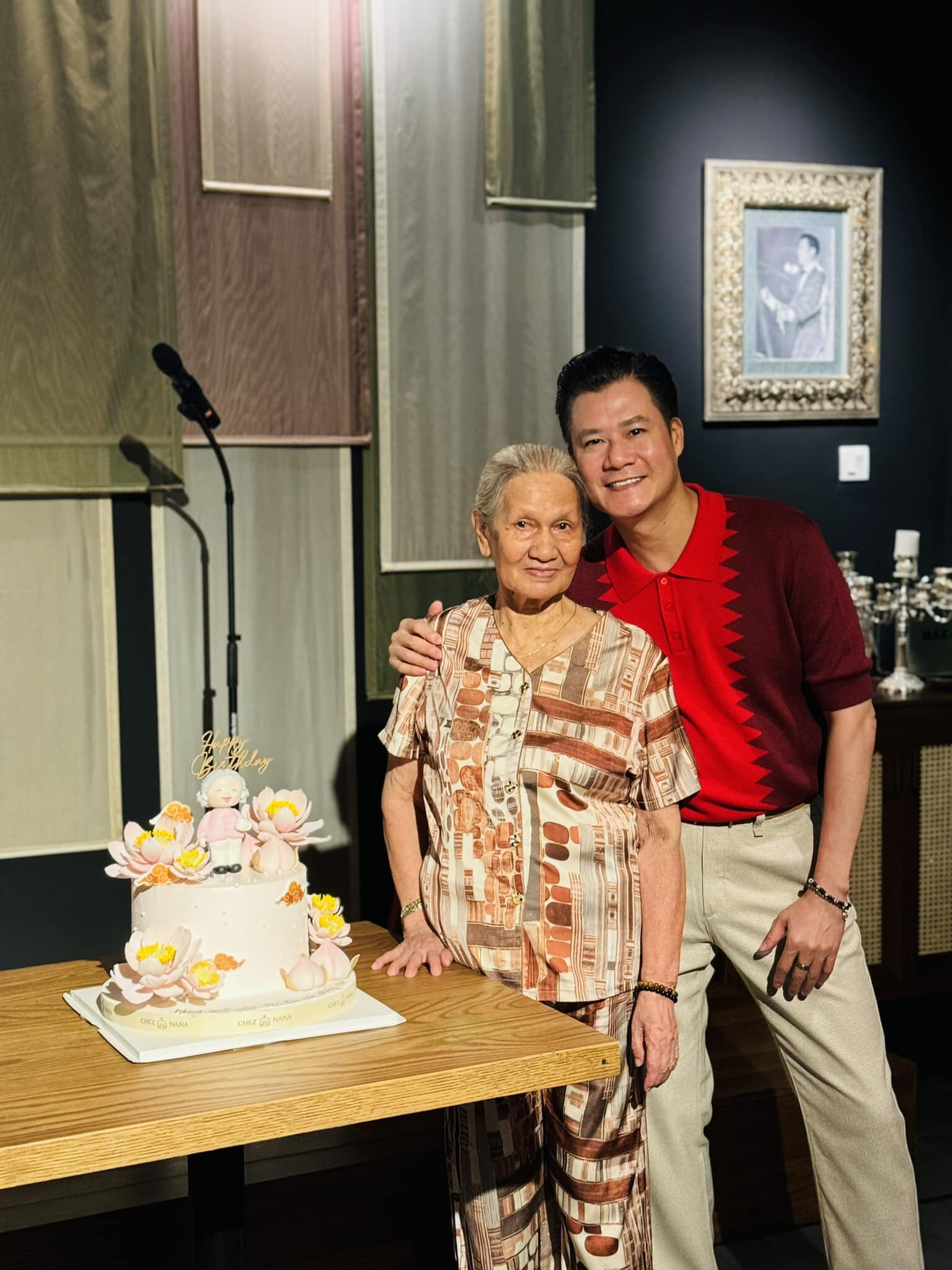 Sao Việt 13/10: Chi Pu gợi cảm, Phan Hiển nói ngôn tình với bà xã Khánh Thi - 10