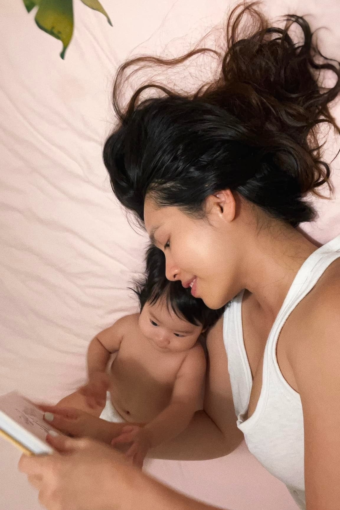 Sao Việt 13/10: Chi Pu gợi cảm, Phan Hiển nói ngôn tình với bà xã Khánh Thi - 15