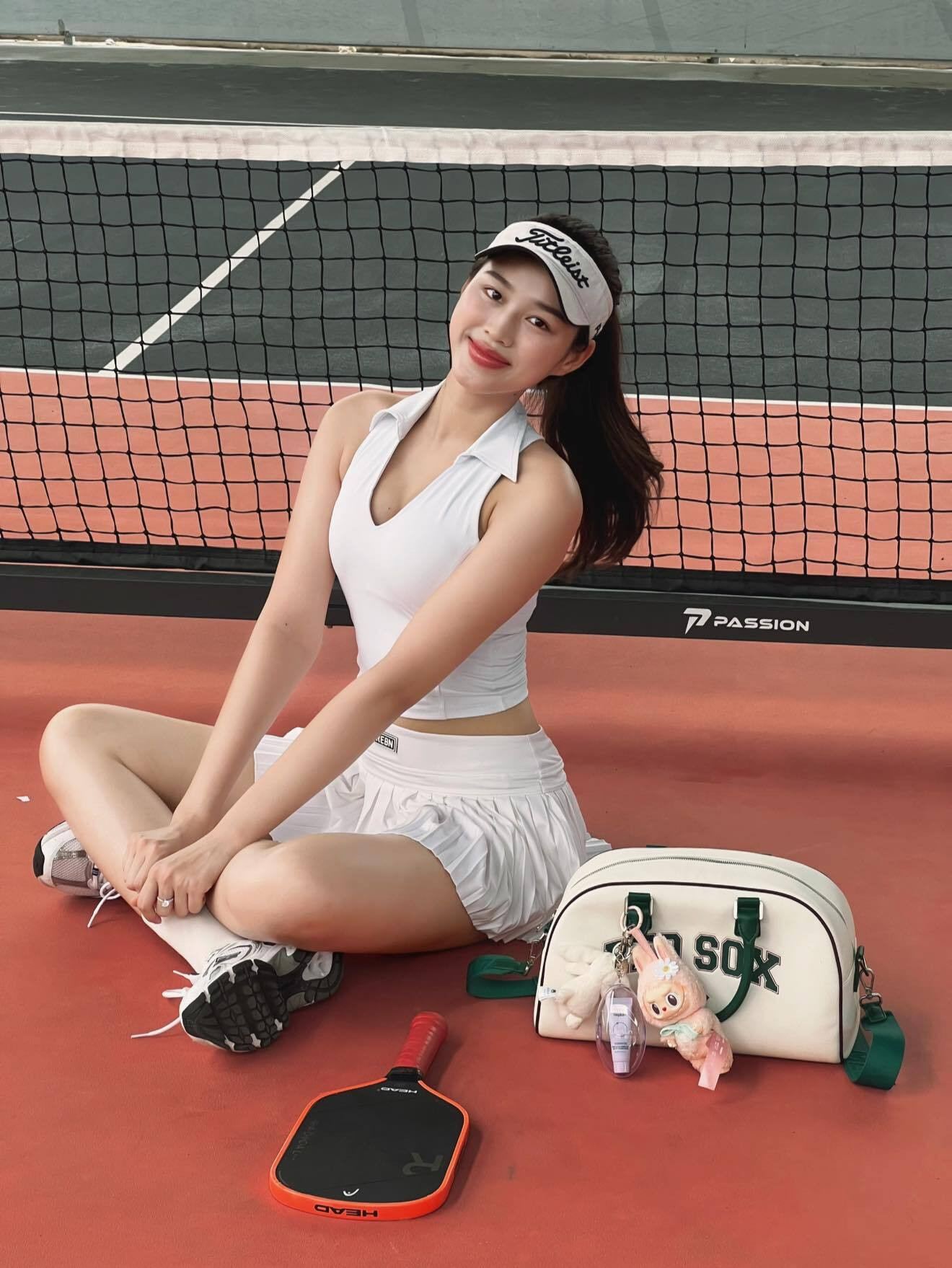 Sao Việt 18/10: Hồ Quỳnh Hương đón tuổi mới, Đỗ Thị Hà tươi tắn tập pickleball - 2