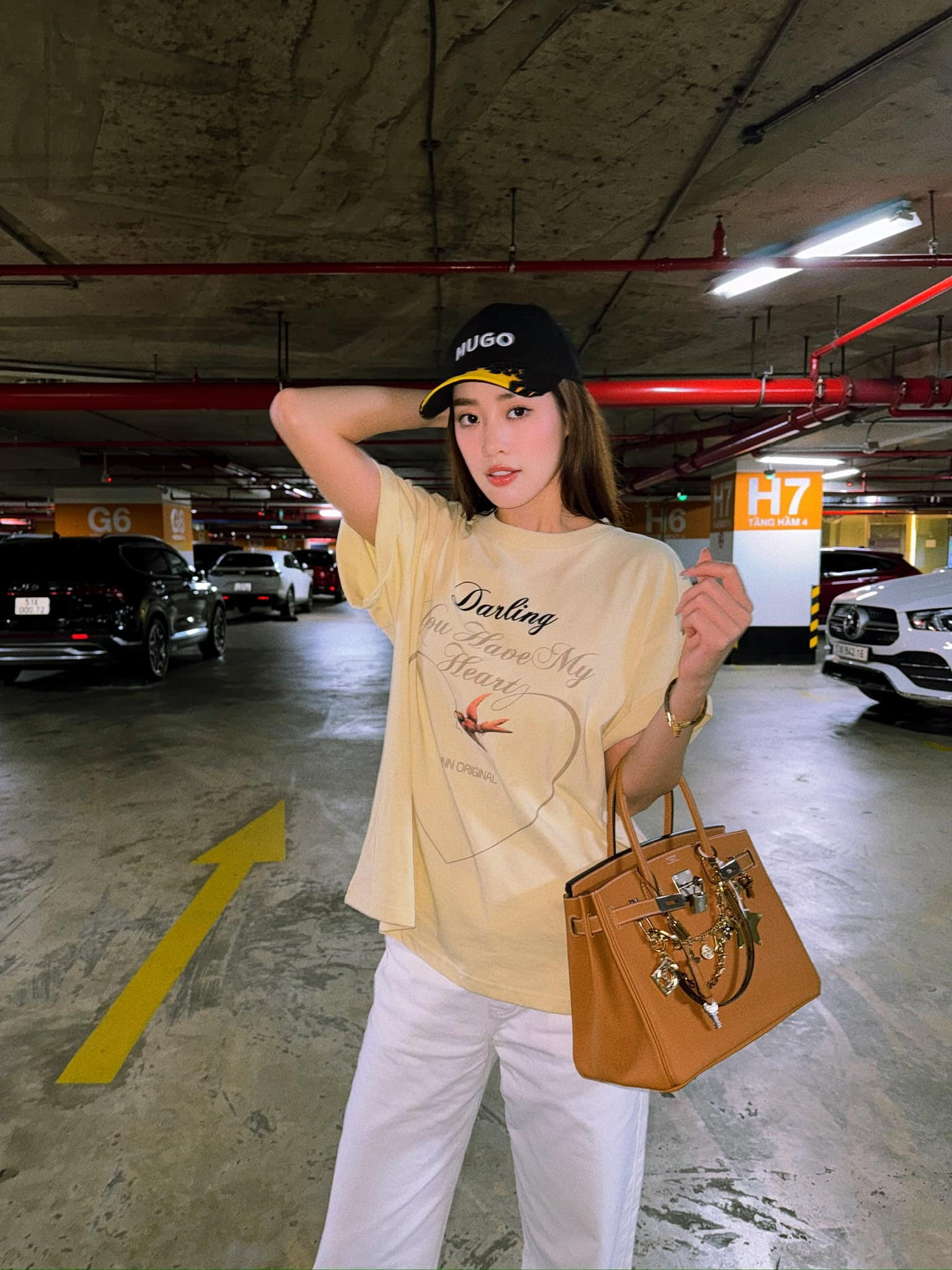 Sao Việt 4/11: Hồ Ngọc Hà tình tứ bên ông xã, Trường Giang khoe tổ ấm hạnh phúc - 18