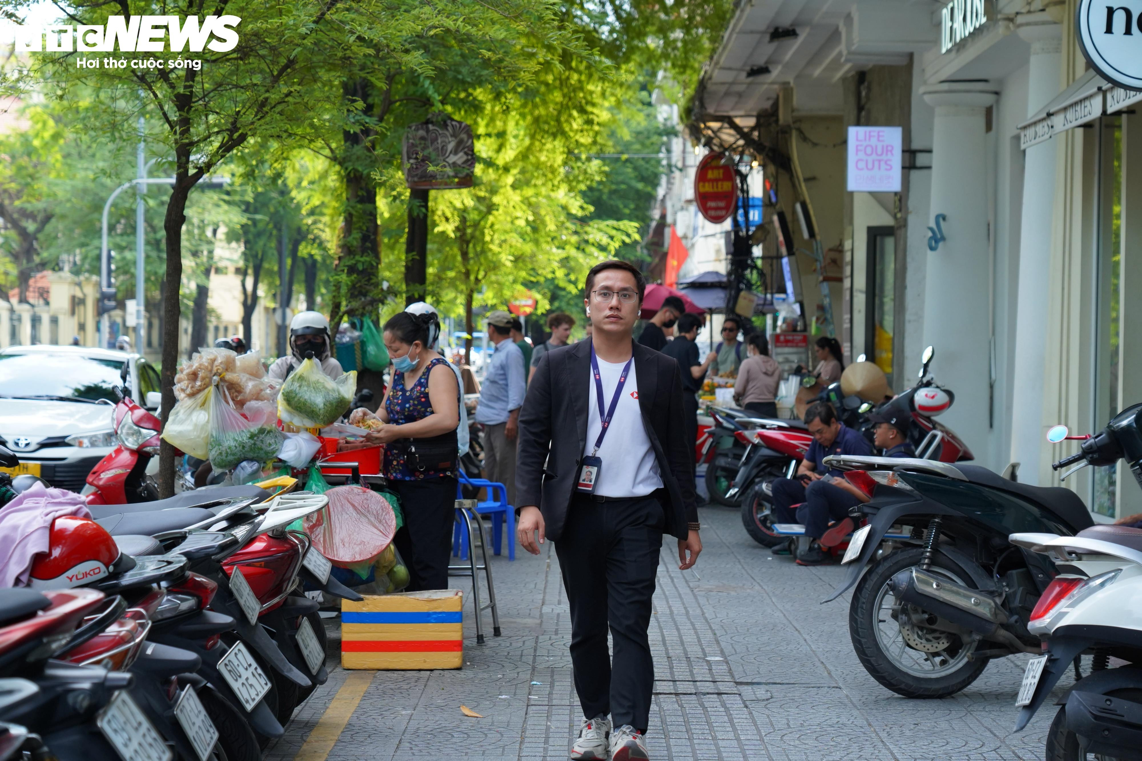 Hiện trạng 41 tuyến đường vừa được TP.HCM bổ sung thí điểm thu phí vỉa hè - 16