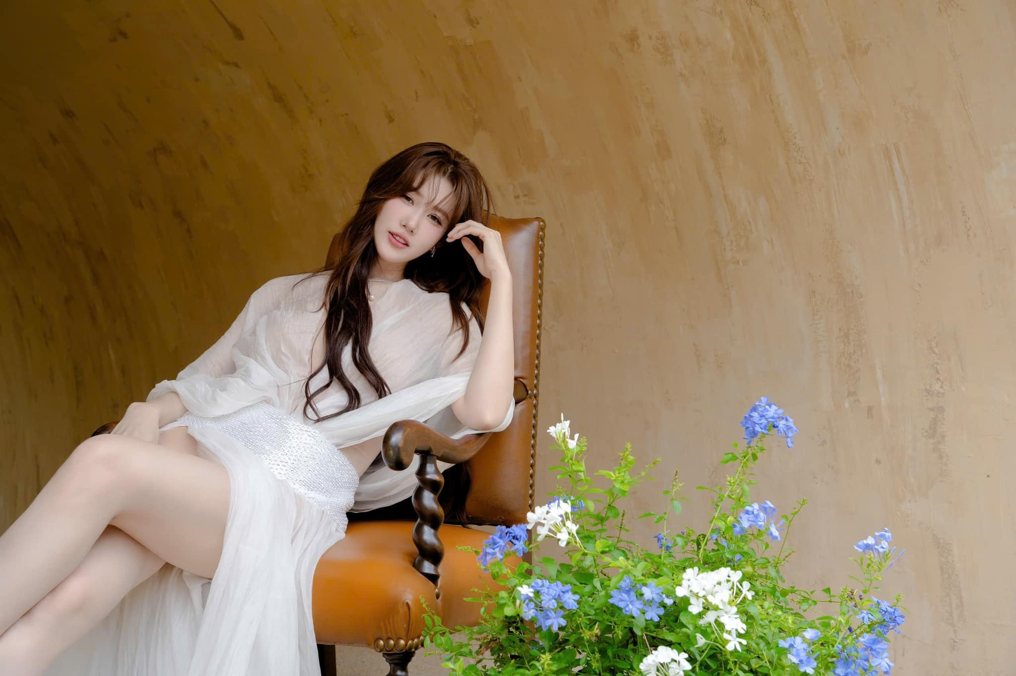 Sao Việt 5/11: Tấn Minh kỷ niệm 20 năm kết hôn, Khánh Vân chụp ảnh cưới gợi cảm - 14