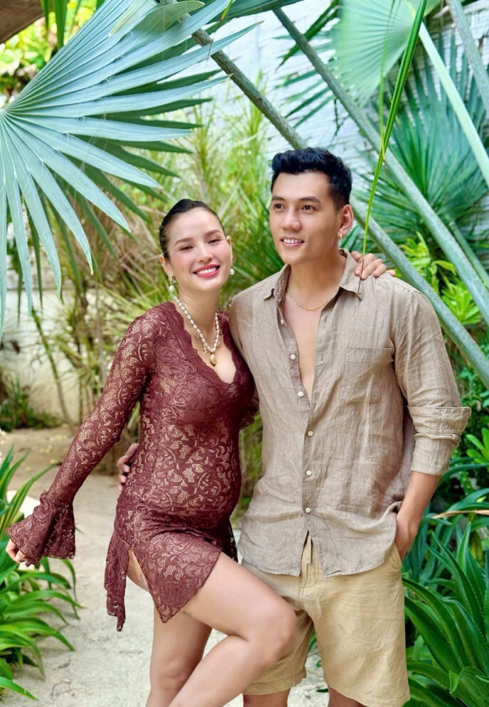 Sao Việt 5/11: Tấn Minh kỷ niệm 20 năm kết hôn, Khánh Vân chụp ảnh cưới gợi cảm - 23