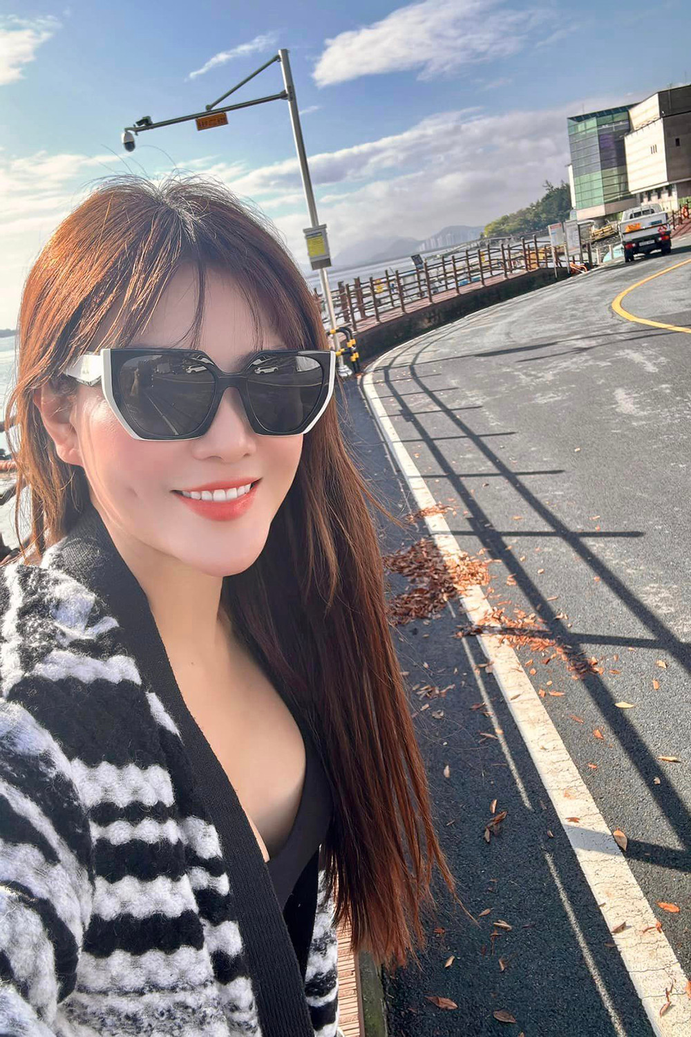 Sao Việt 5/11: Tấn Minh kỷ niệm 20 năm kết hôn, Khánh Vân chụp ảnh cưới gợi cảm - 13