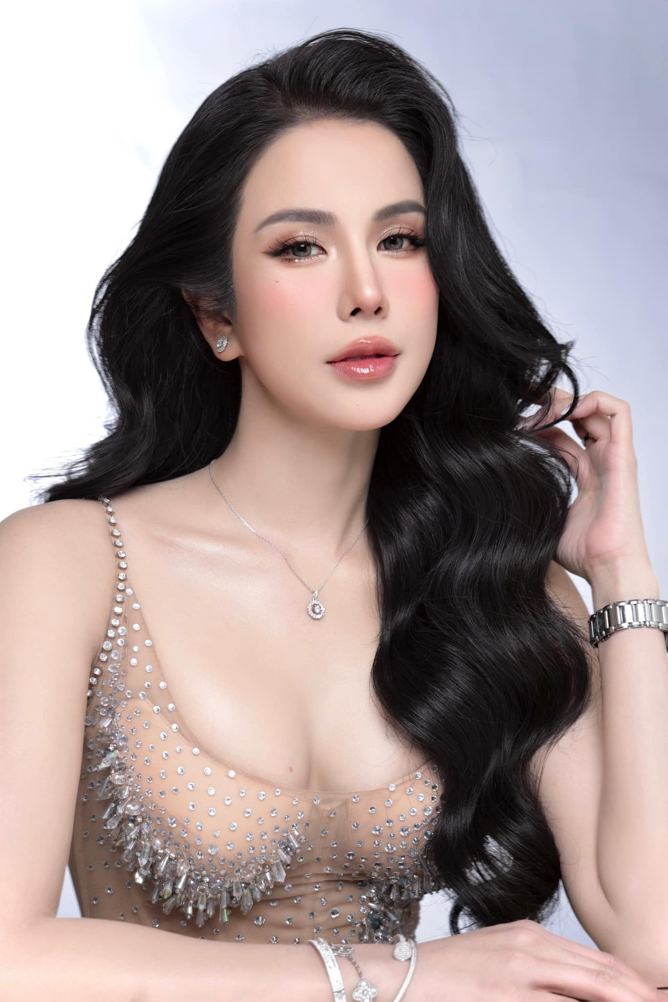 Sao Việt 8/11: Trường Giang khoe con trai, Thanh Hằng 'dính như sam' bên chồng - 13