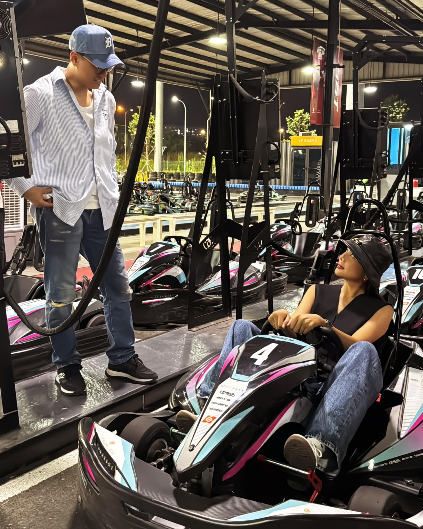 Sao Việt 8/11: Trường Giang khoe con trai, Thanh Hằng 'dính như sam' bên chồng - 2