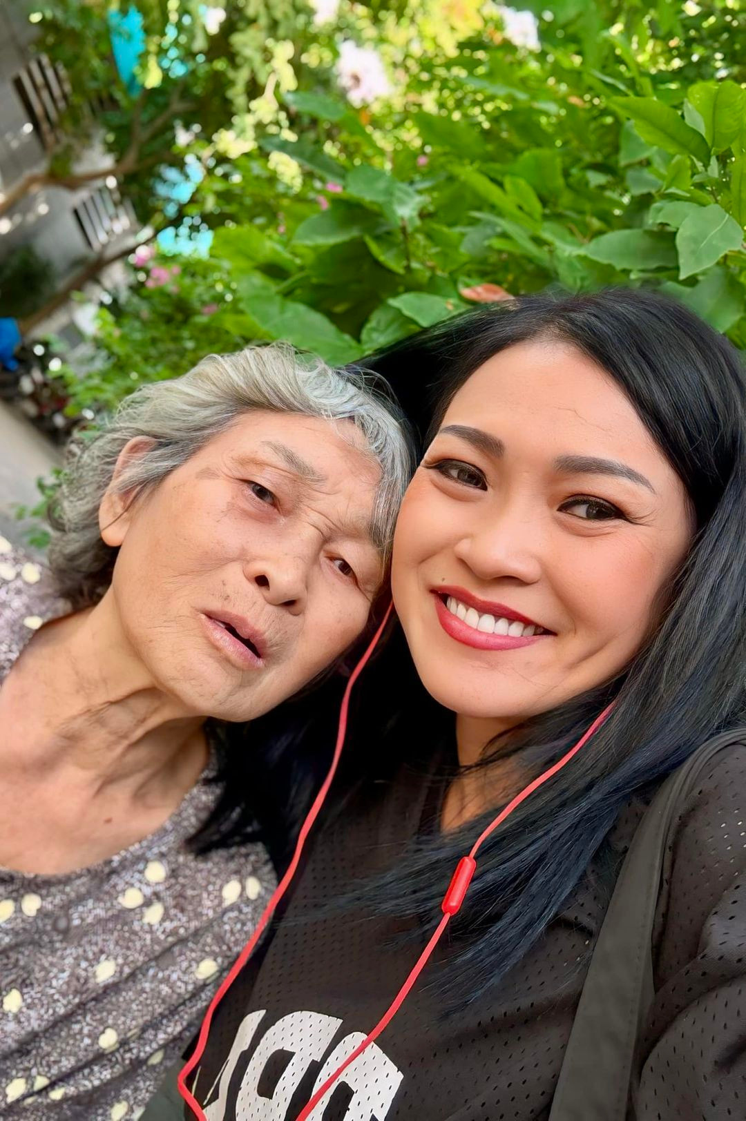 Sao Việt 8/11: Trường Giang khoe con trai, Thanh Hằng 'dính như sam' bên chồng - 6