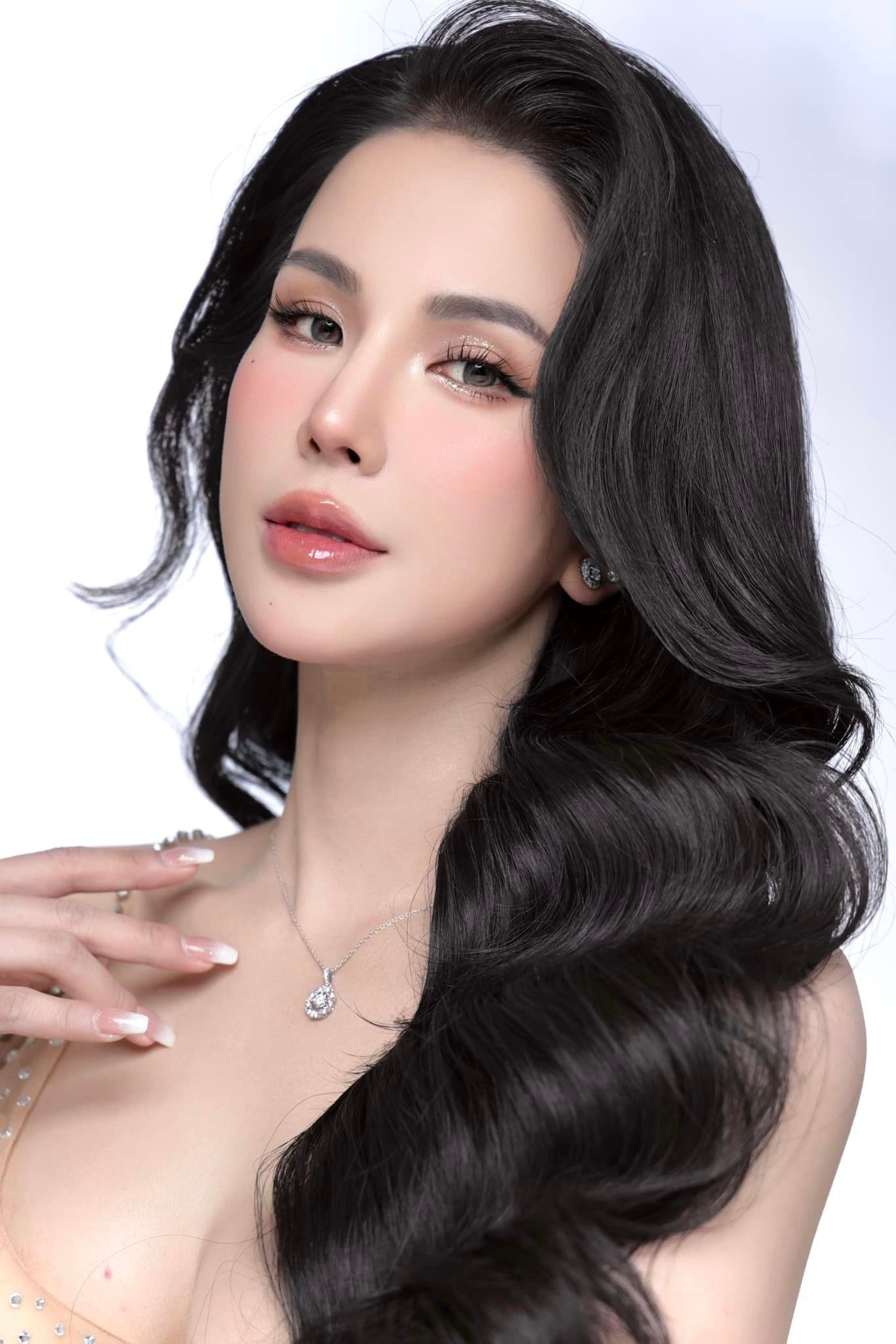 Sao Việt 8/11: Trường Giang khoe con trai, Thanh Hằng 'dính như sam' bên chồng - 14