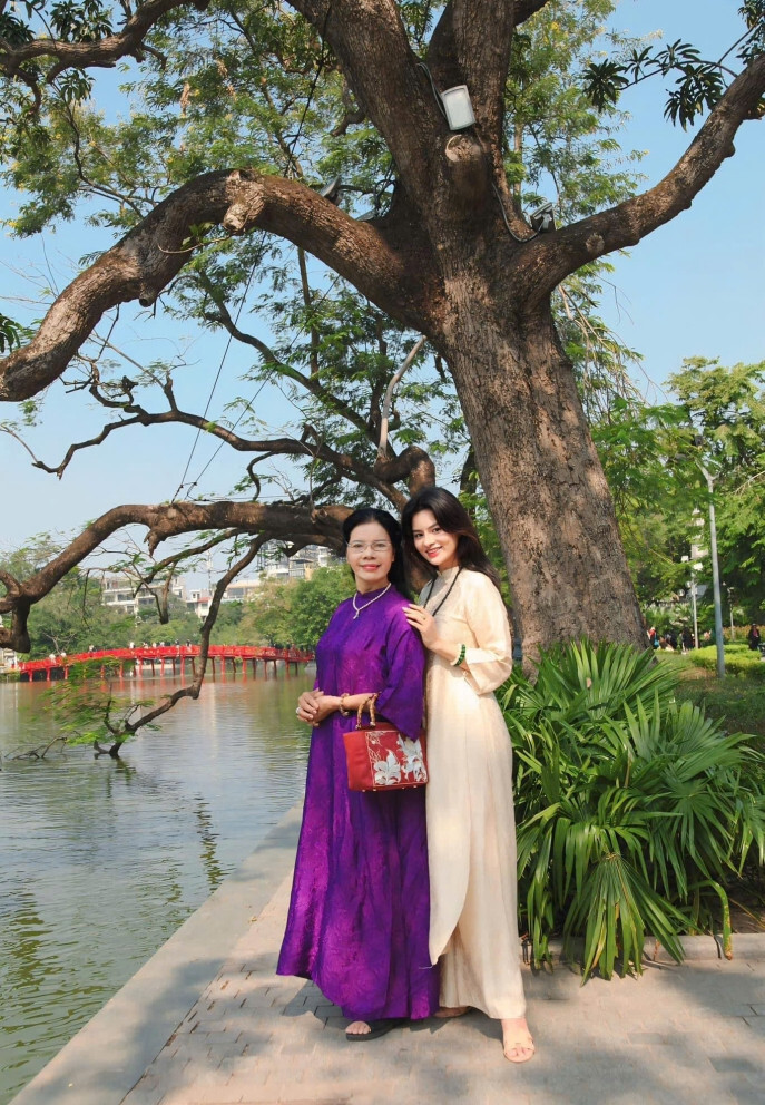 Sao Việt 8/11: Trường Giang khoe con trai, Thanh Hằng 'dính như sam' bên chồng - 8